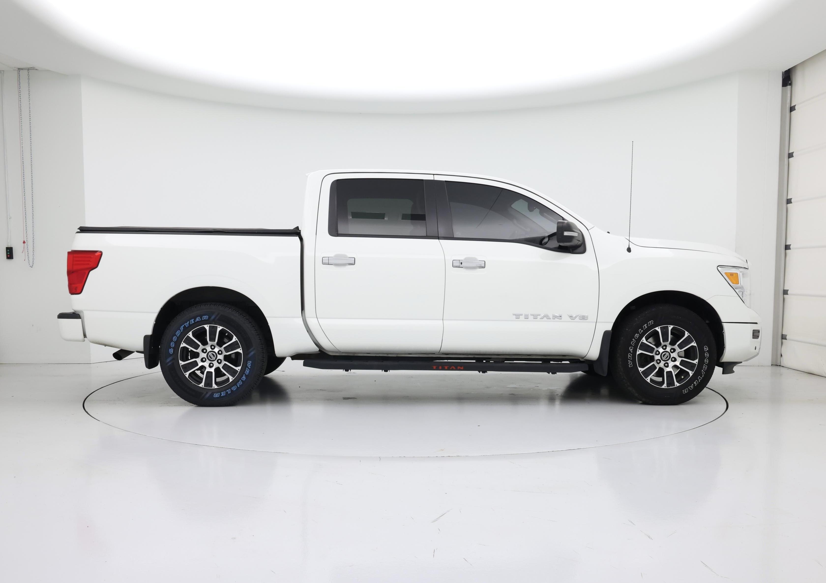 Thumbnail: 2020 Nissan Titan - 7