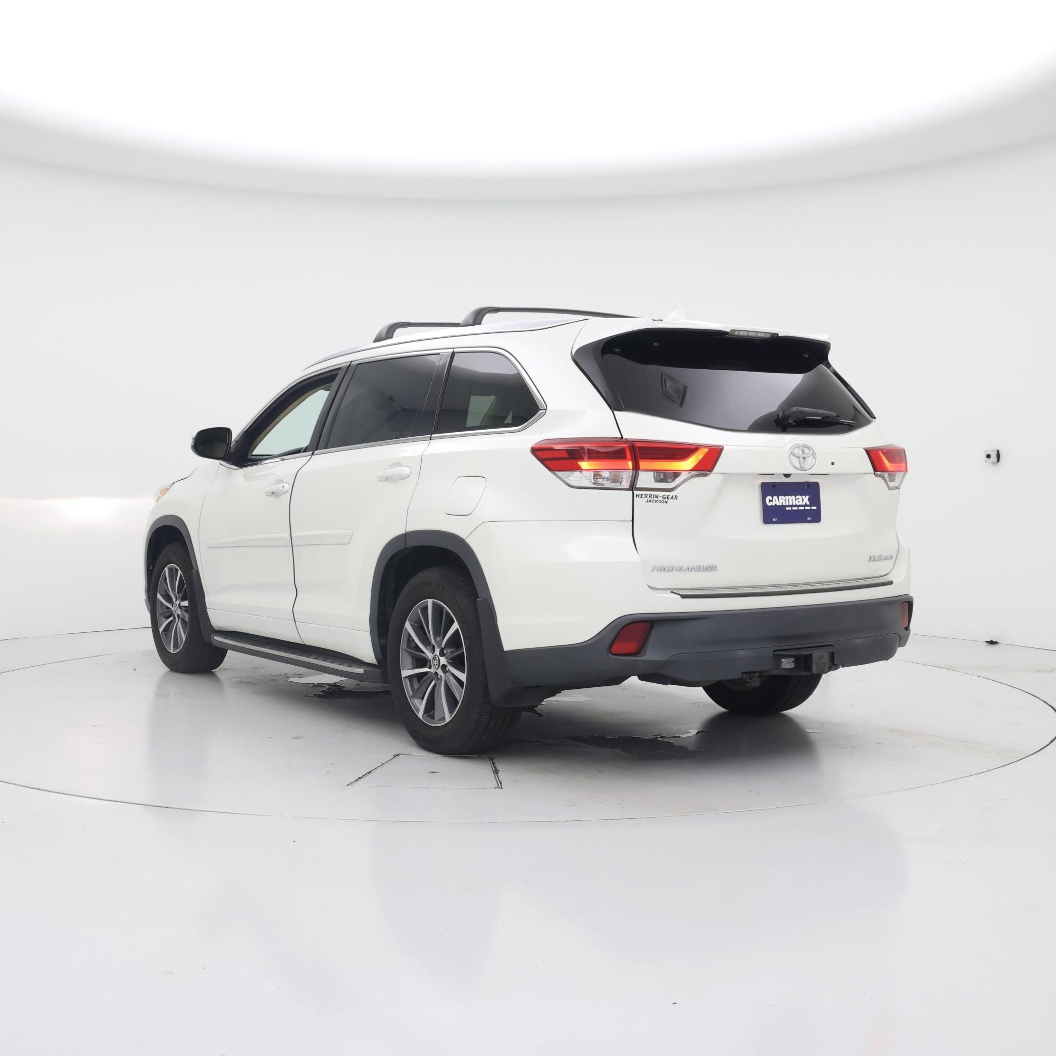 Thumbnail: 2018 Toyota Highlander - 2