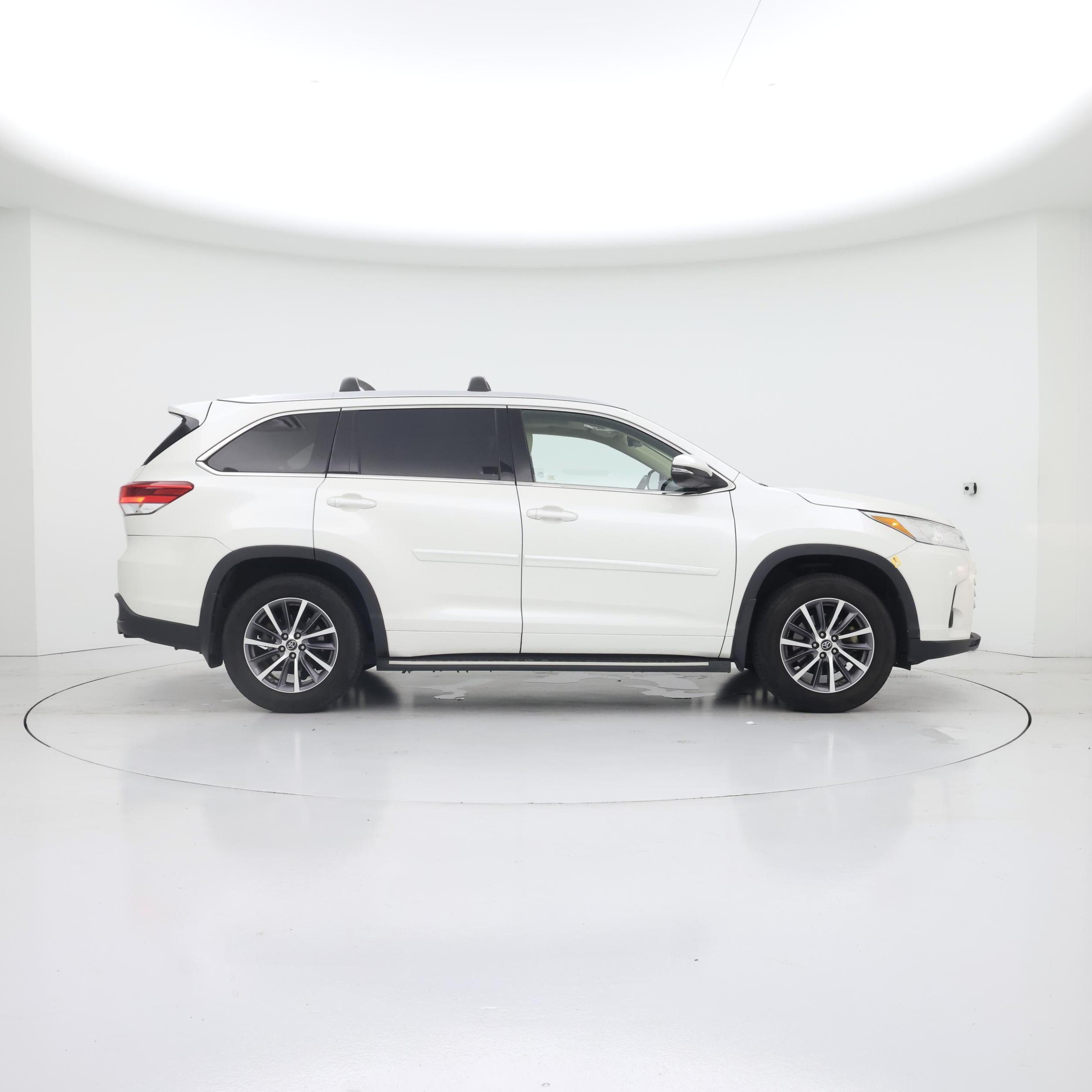 Thumbnail: 2018 Toyota Highlander - 7