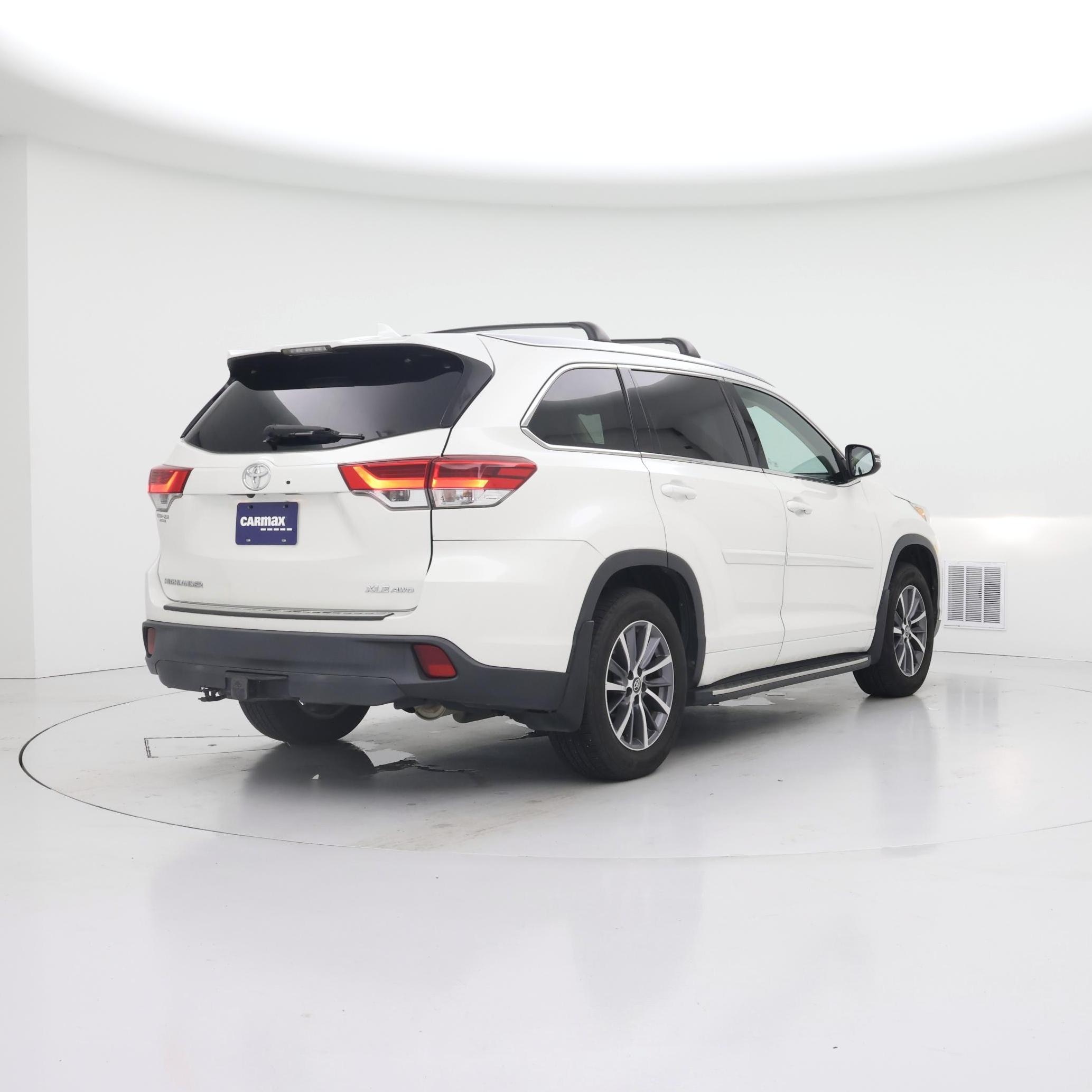 Thumbnail: 2018 Toyota Highlander - 8