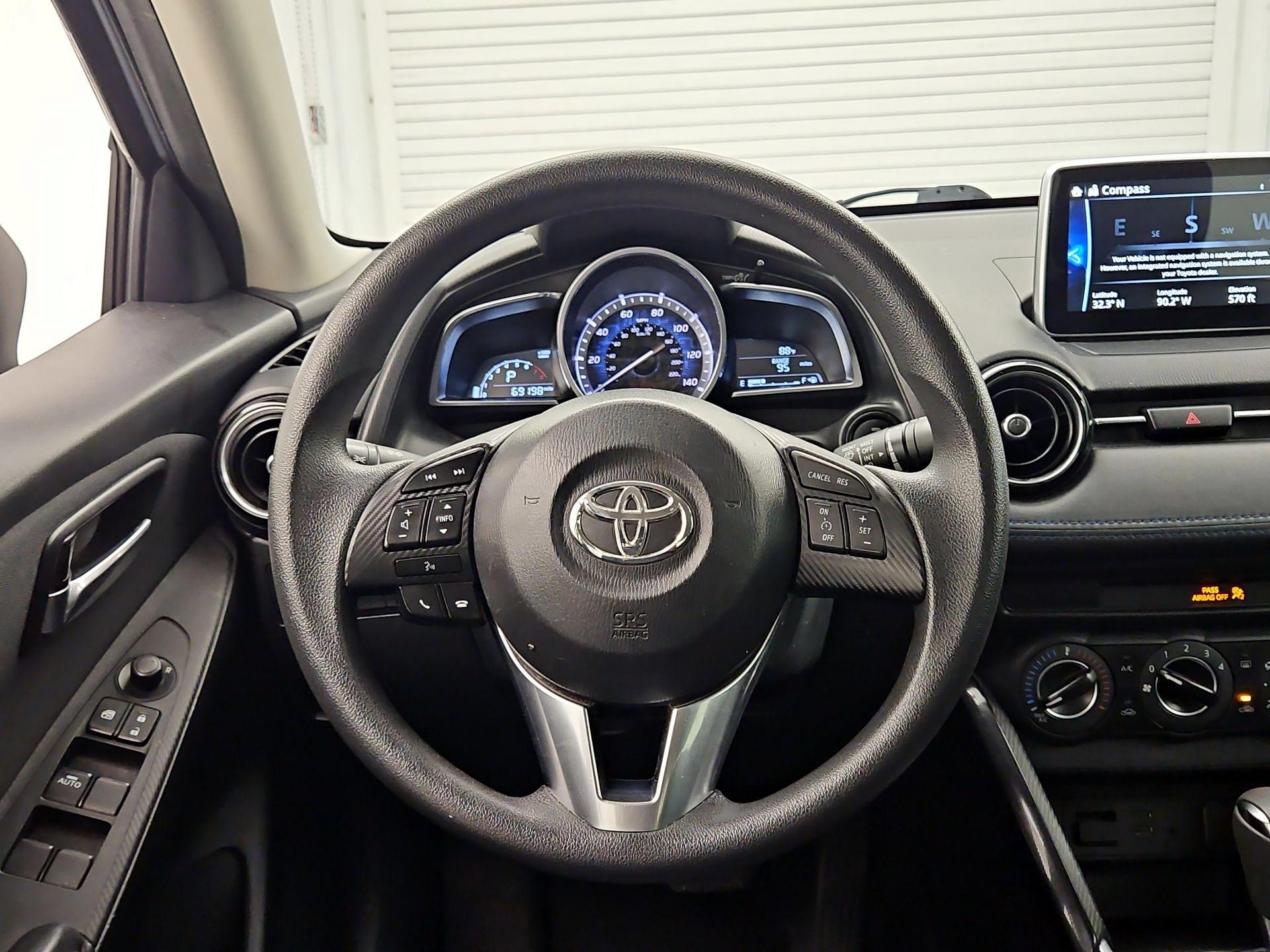 Thumbnail: 2017 Toyota Yaris iA - 10