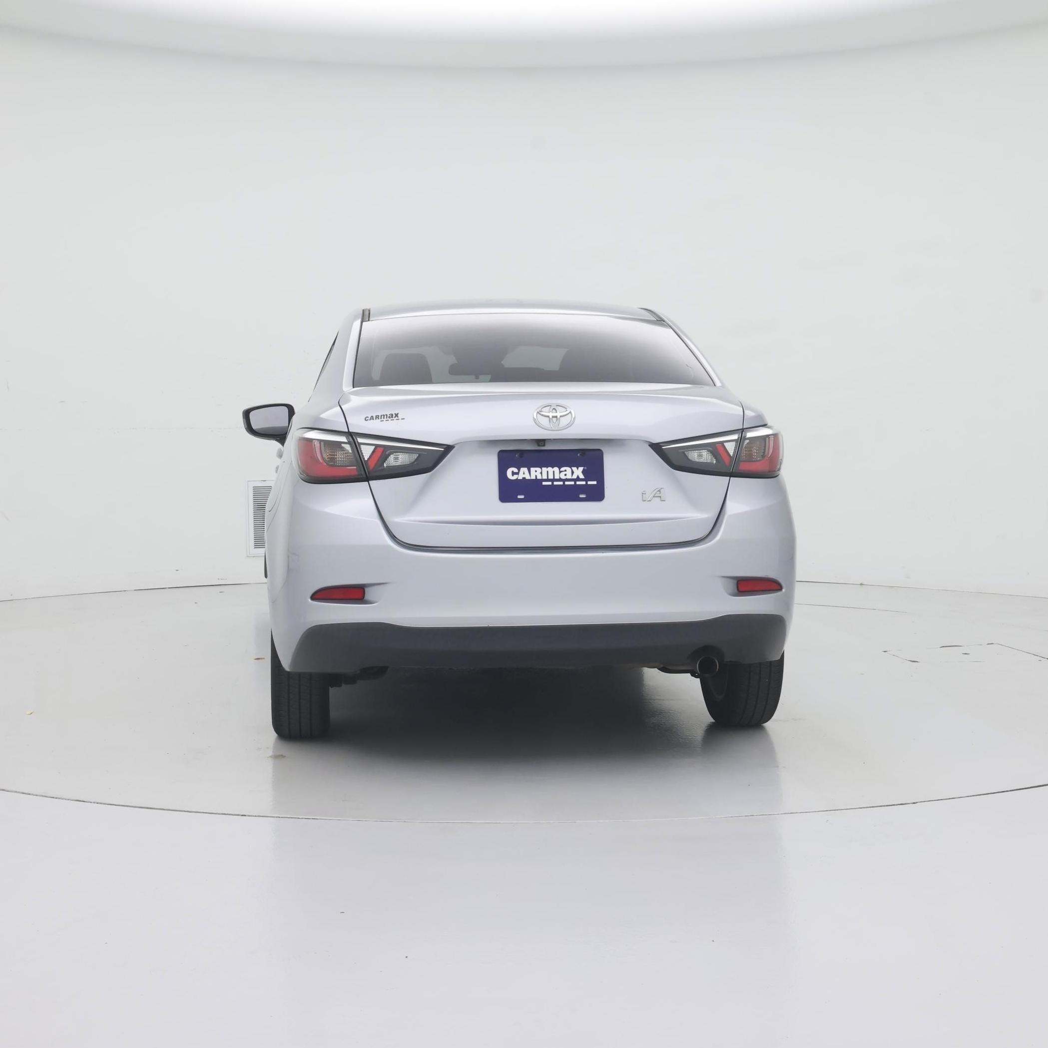 Thumbnail: 2017 Toyota Yaris iA - 6