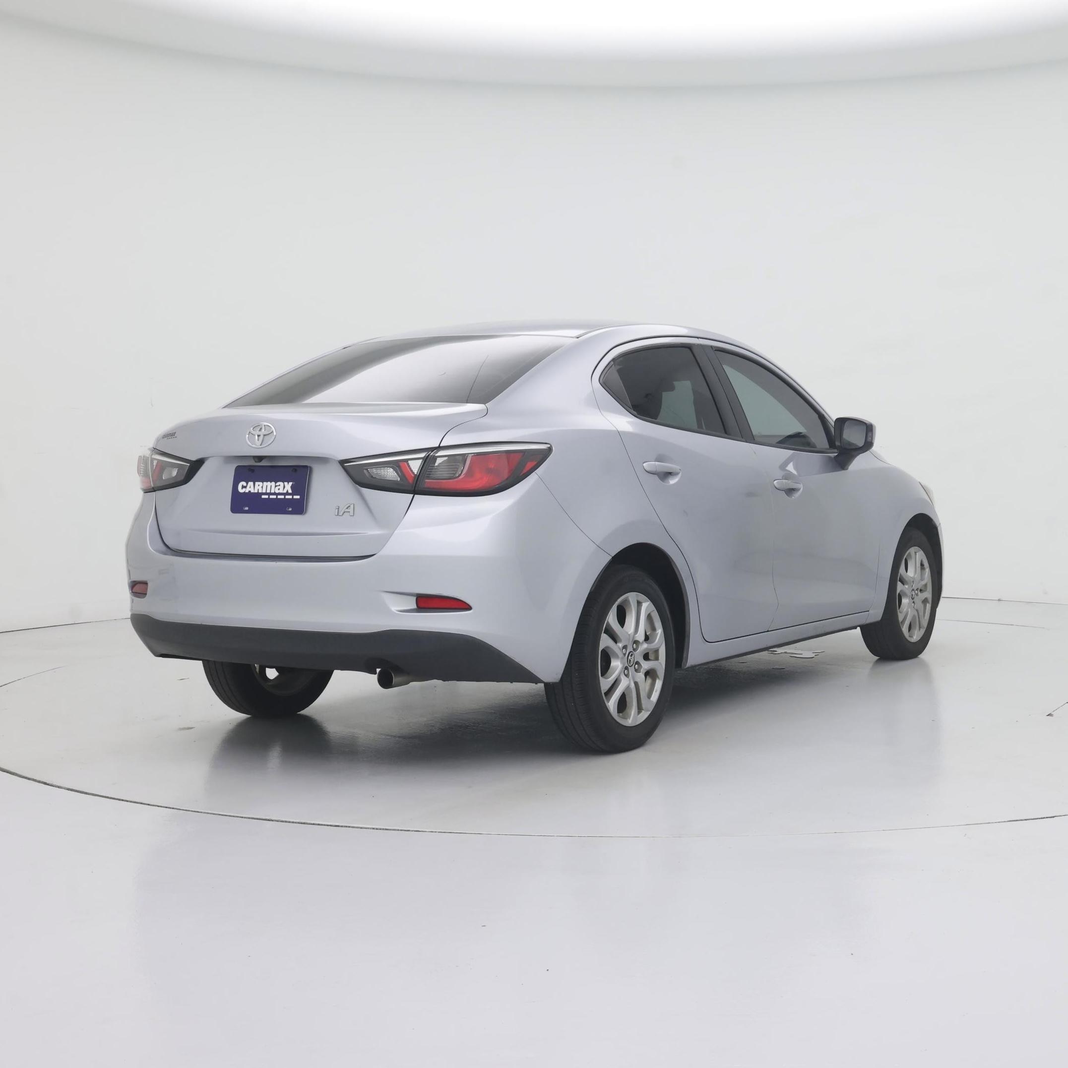Thumbnail: 2017 Toyota Yaris iA - 8