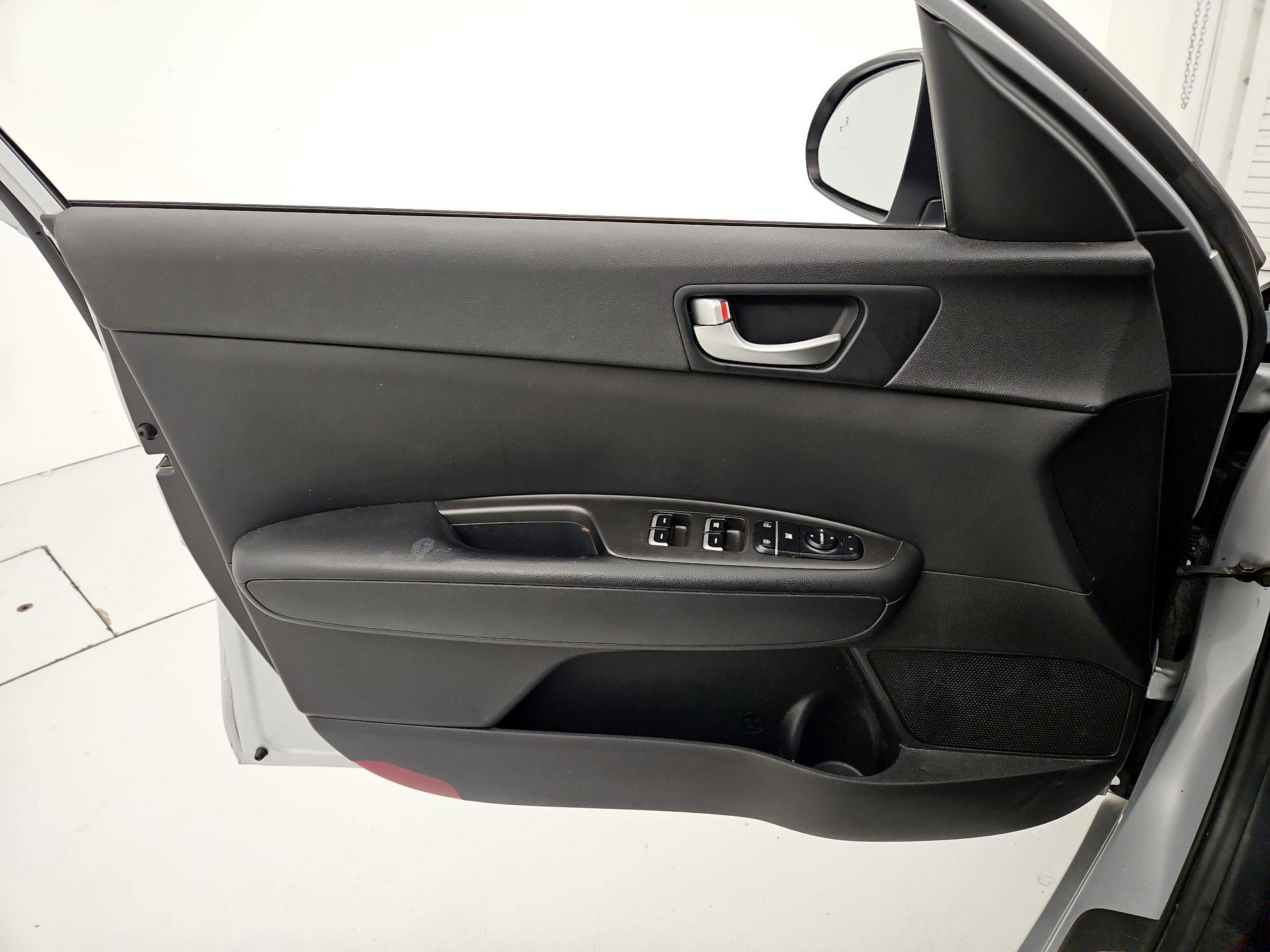 Thumbnail: 2018 Kia Optima - 12