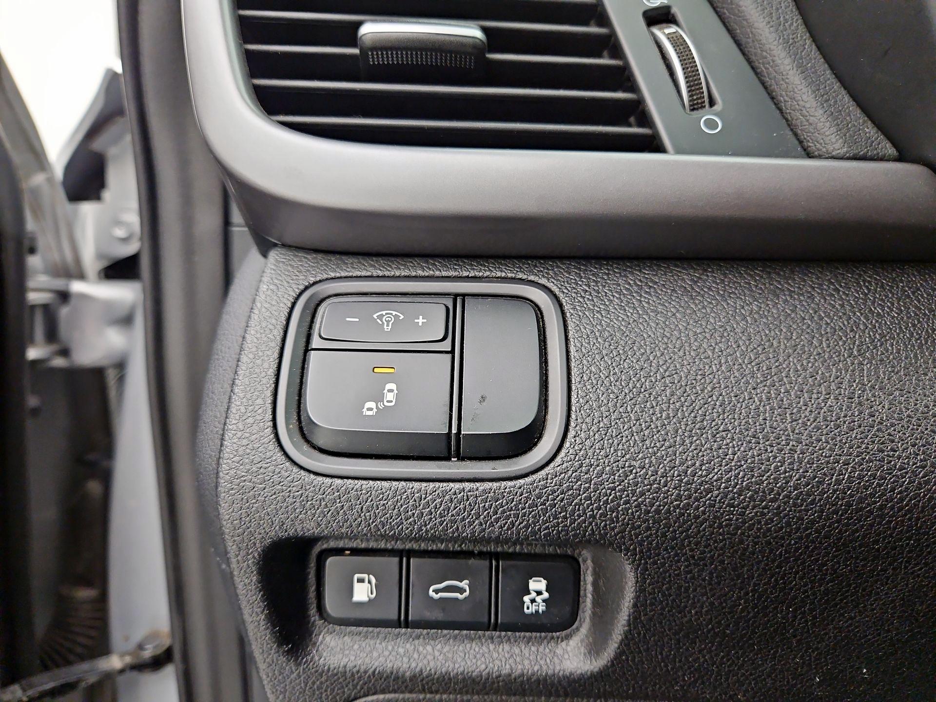 Thumbnail: 2018 Kia Optima - 13