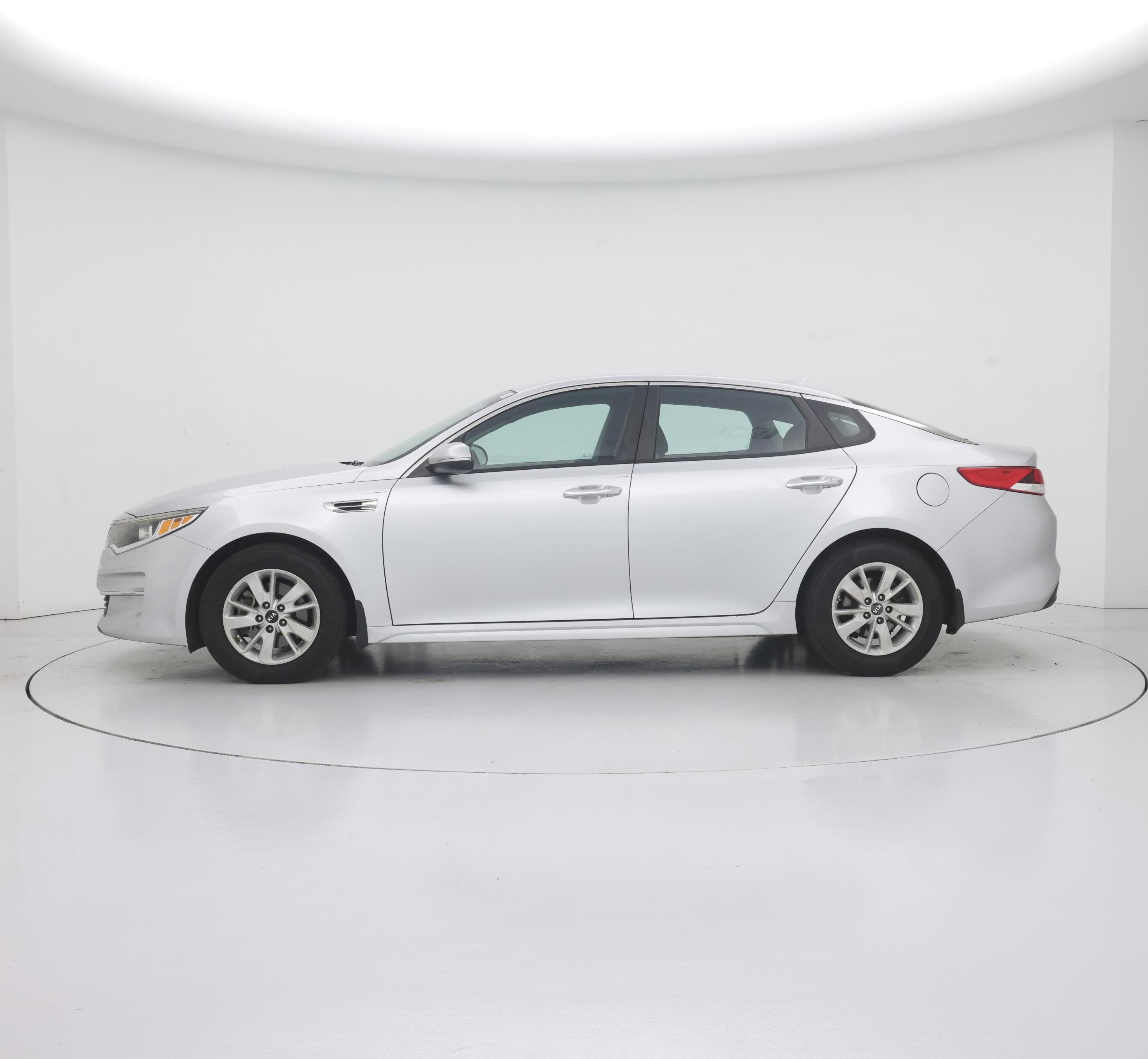 Thumbnail: 2018 Kia Optima - 3