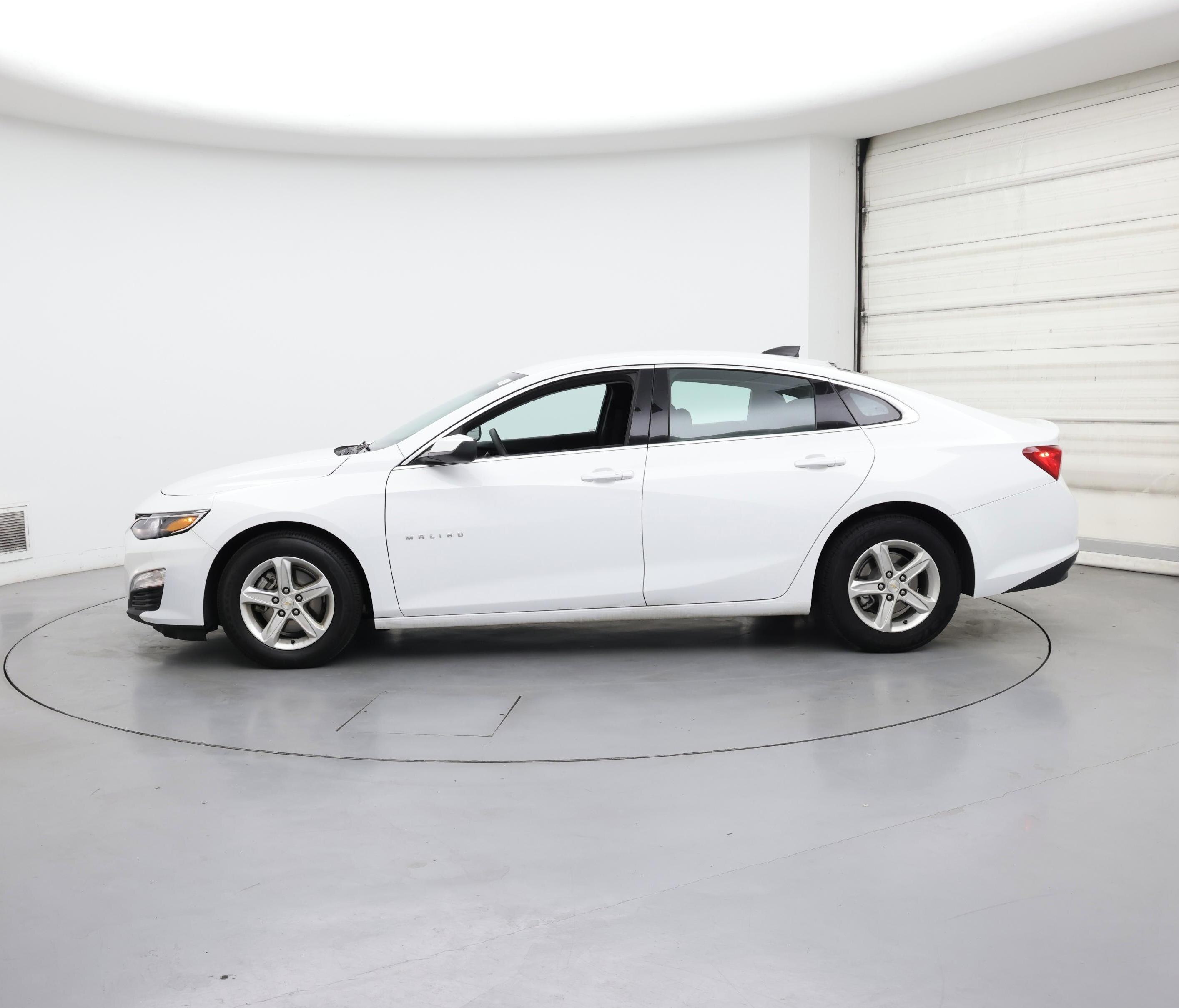 Thumbnail: 2023 Chevrolet Malibu - 3
