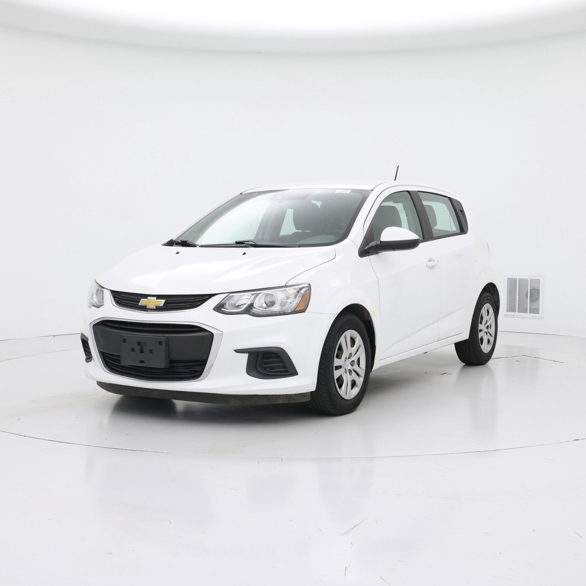 Thumbnail: 2020 Chevrolet Sonic - 4