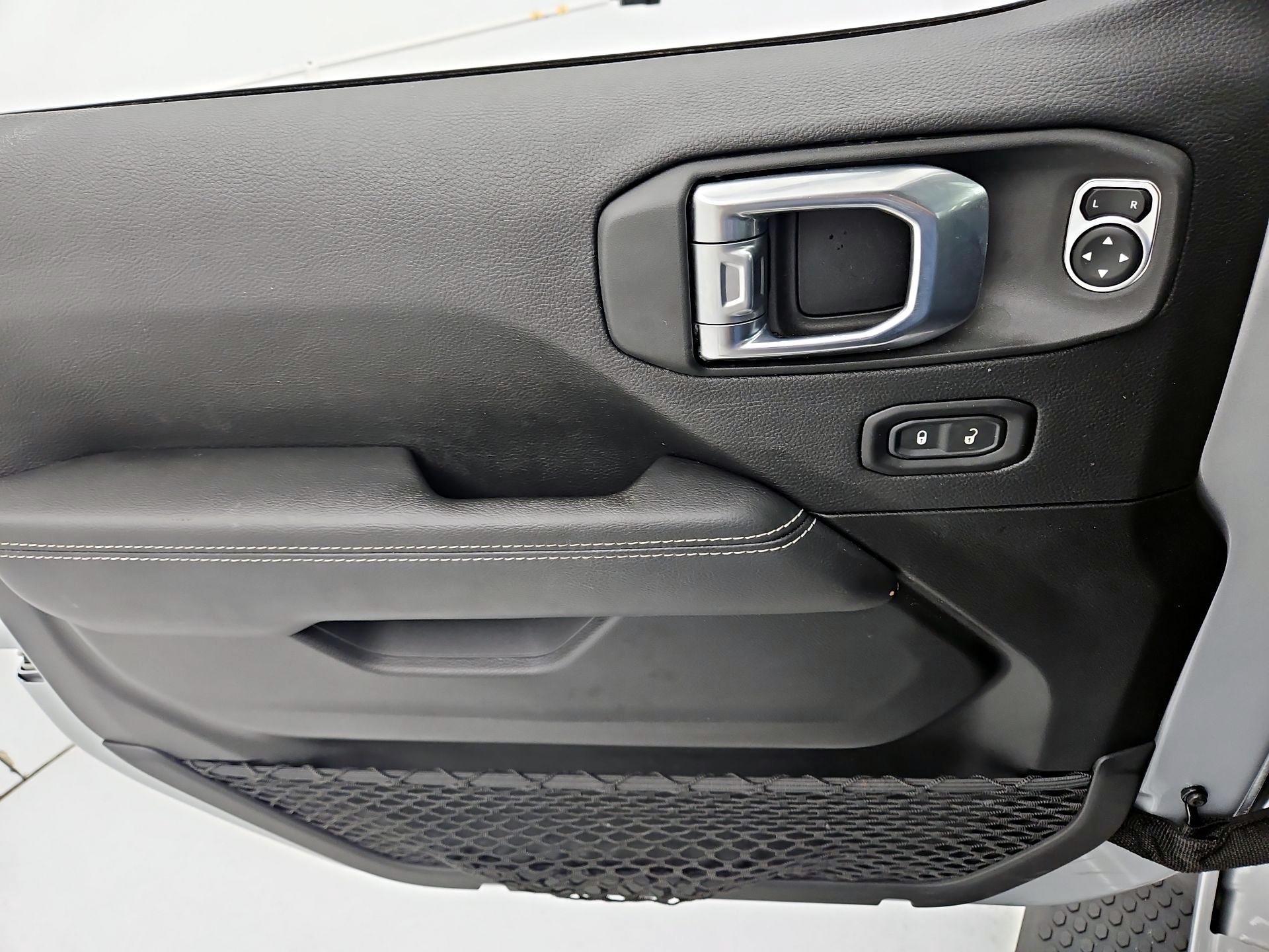 Thumbnail: 2022 Jeep Wrangler - 12
