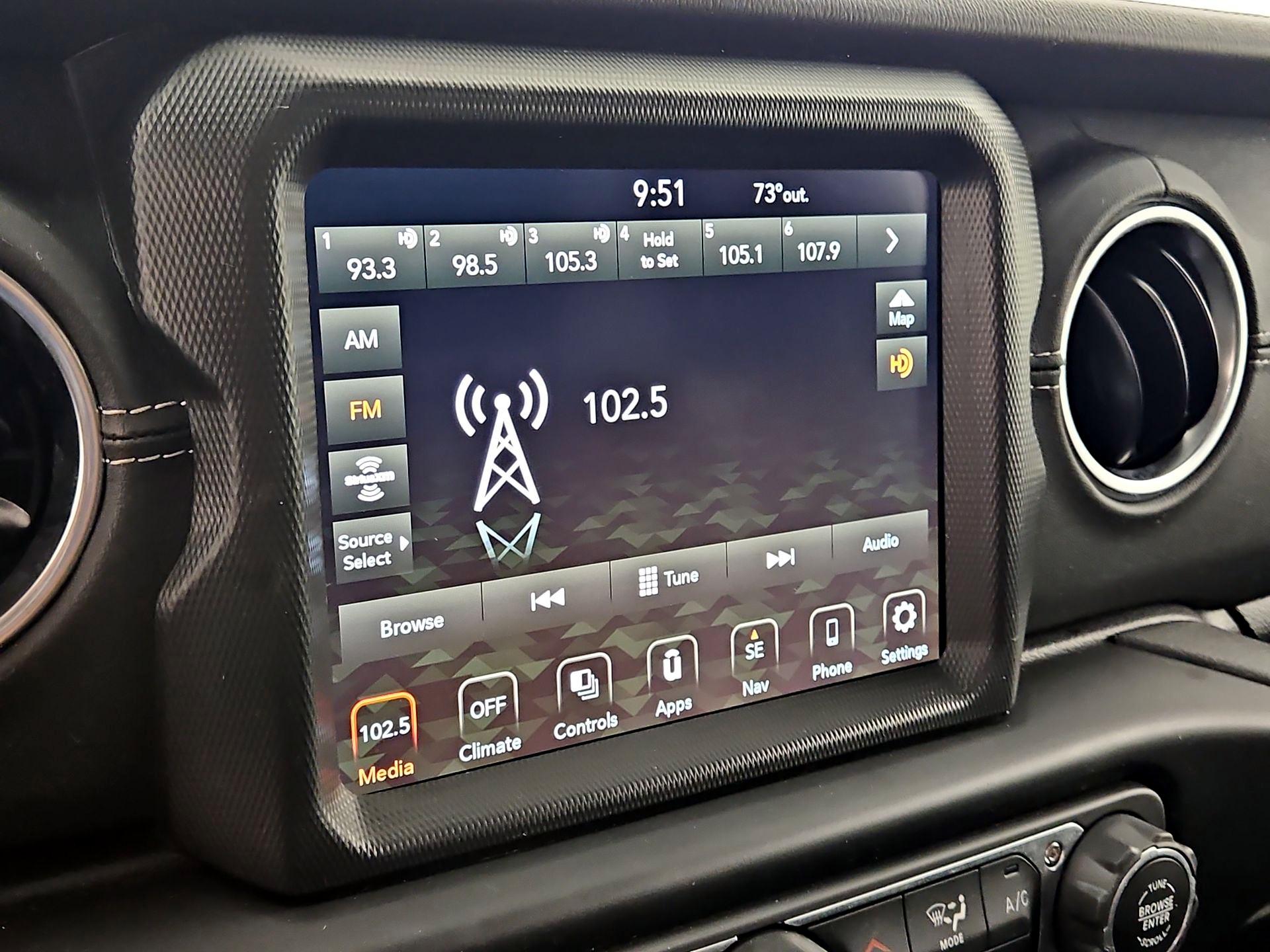 Thumbnail: 2022 Jeep Wrangler - 16