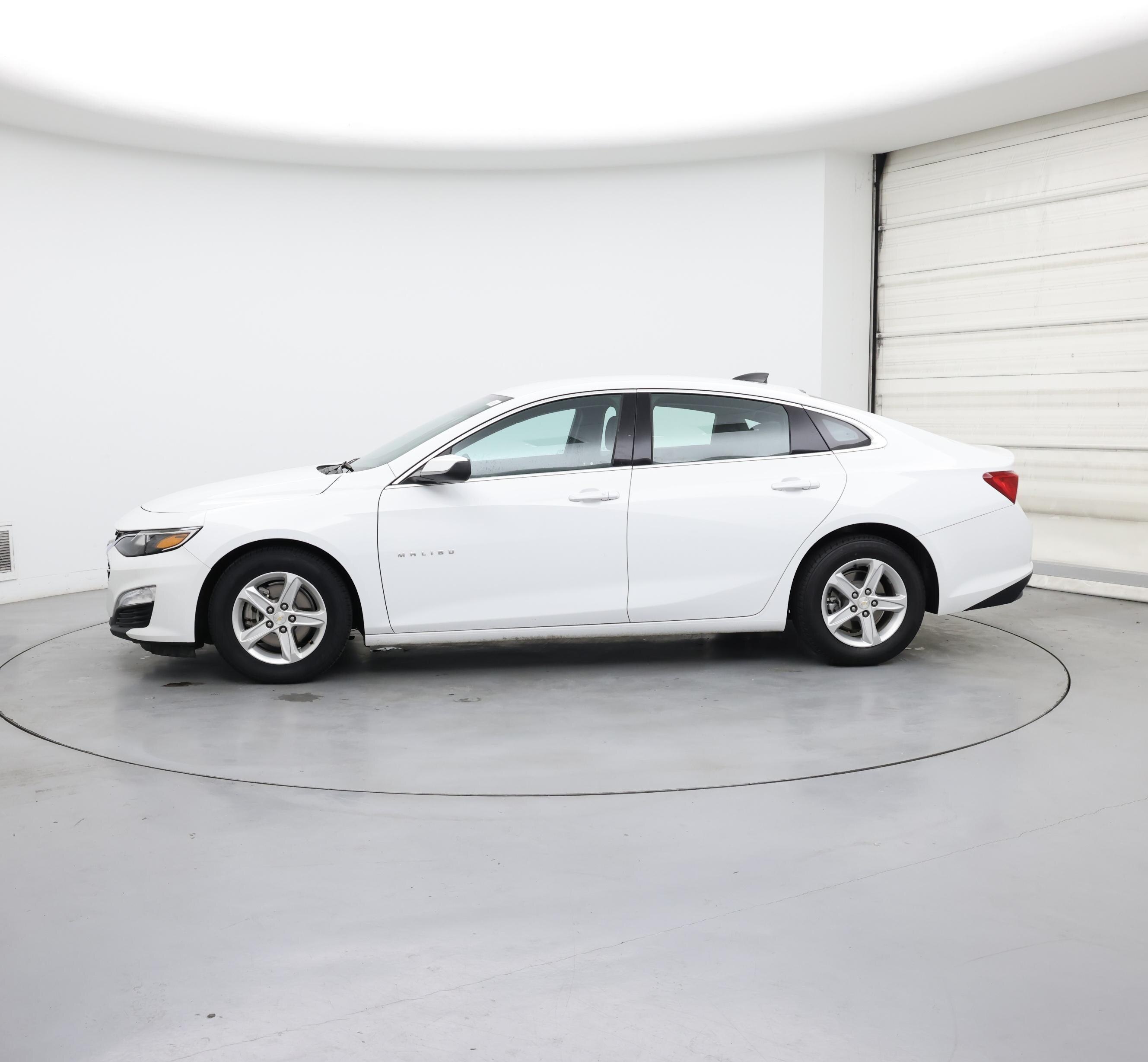 Thumbnail: 2023 Chevrolet Malibu - 3