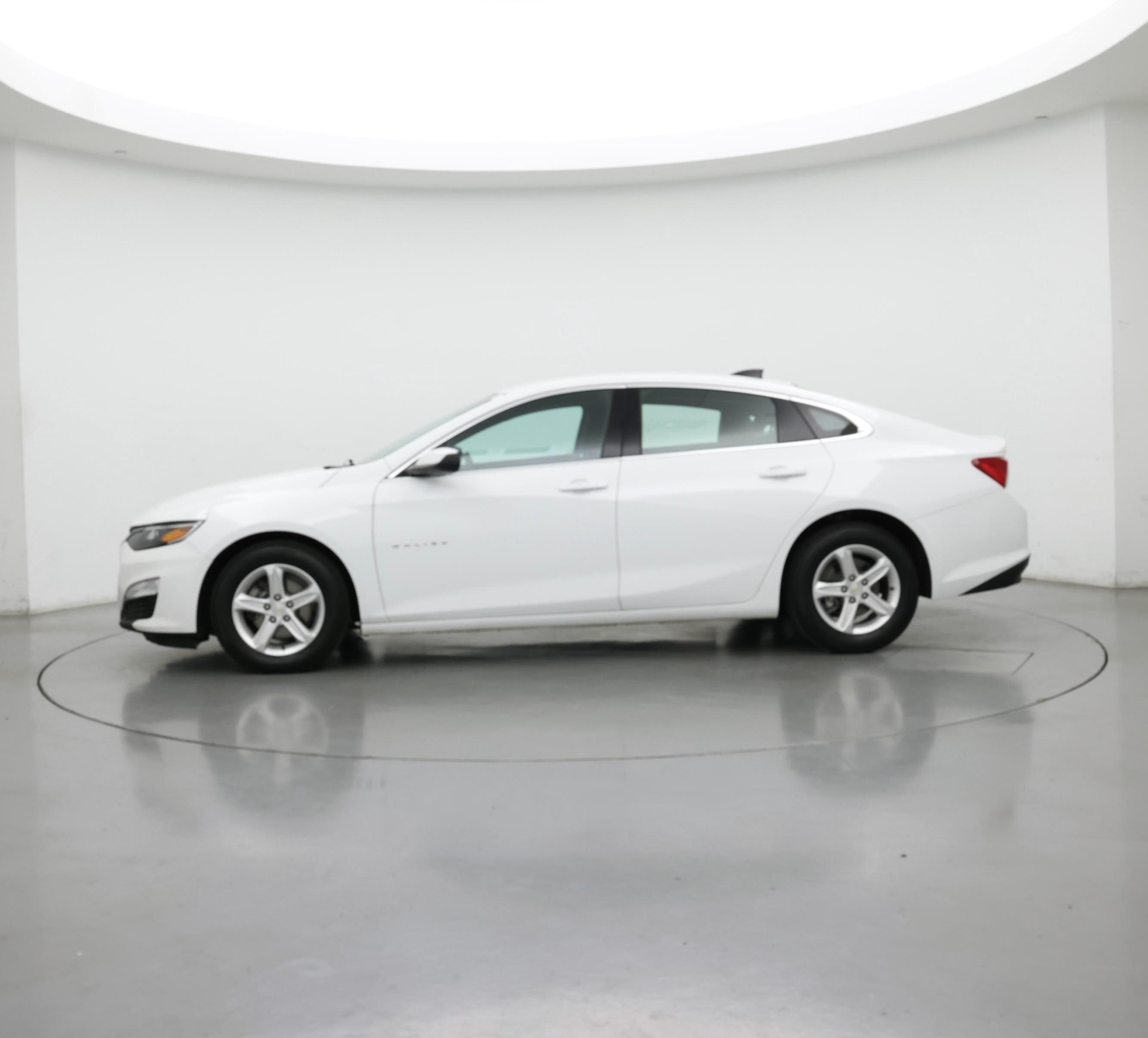 Thumbnail: 2023 Chevrolet Malibu - 3