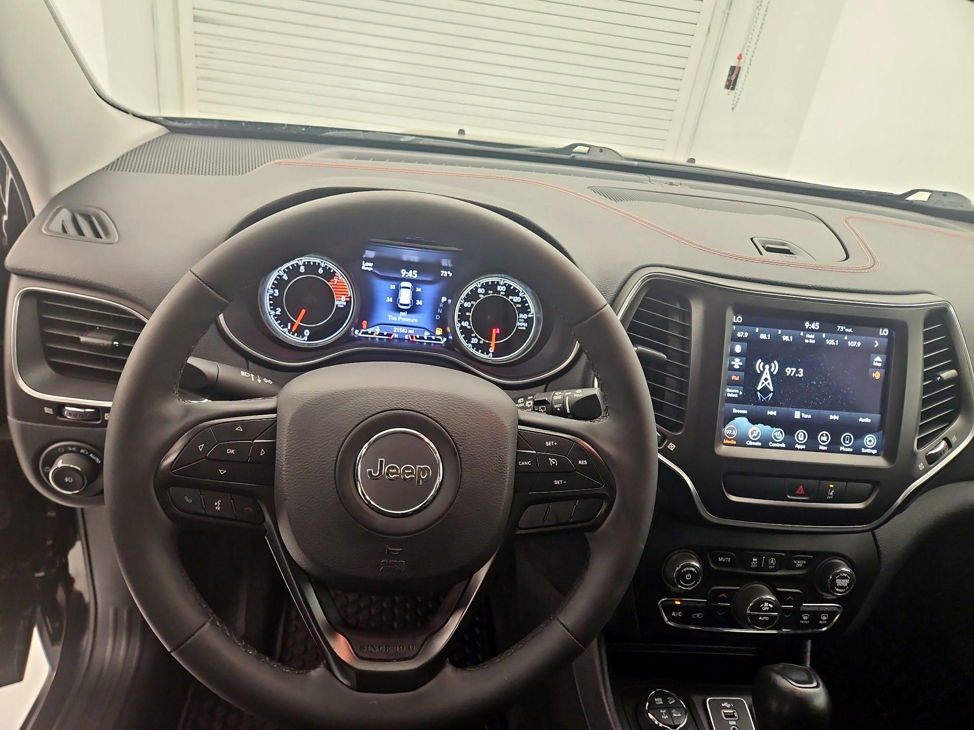 Thumbnail: 2022 Jeep Cherokee - 10