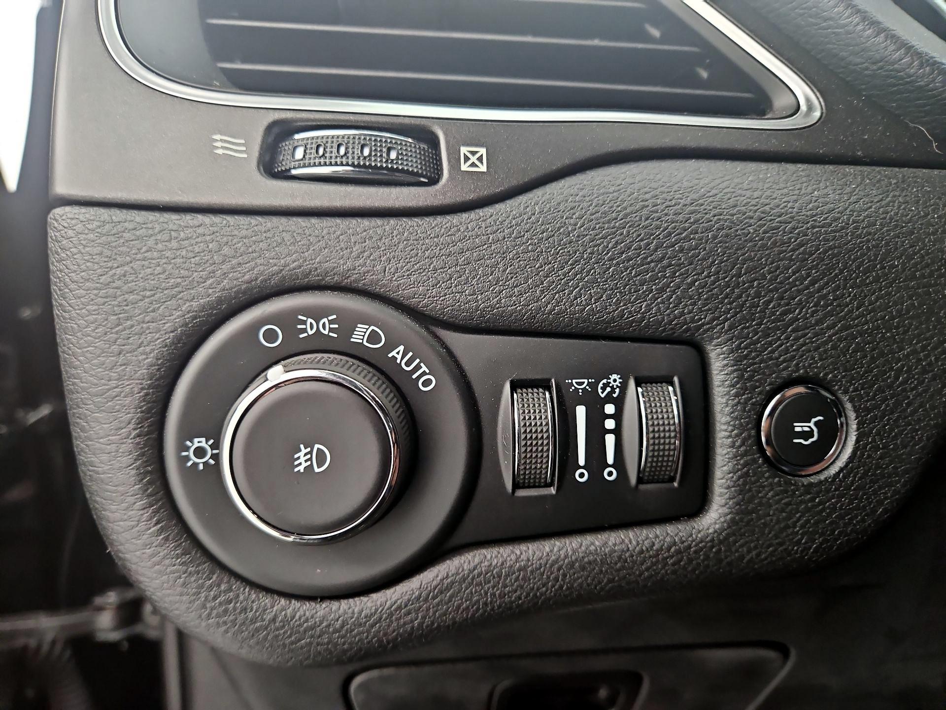 Thumbnail: 2022 Jeep Cherokee - 13