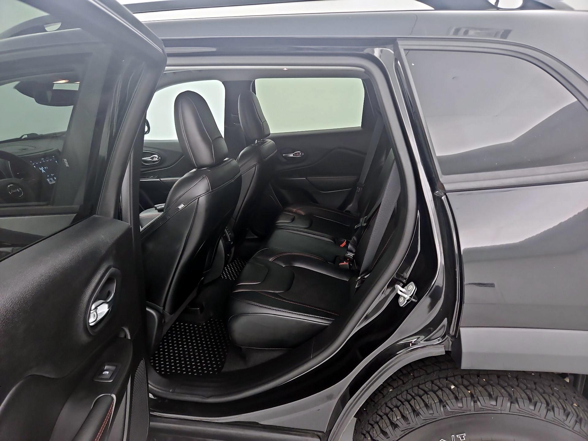 Thumbnail: 2022 Jeep Cherokee - 20