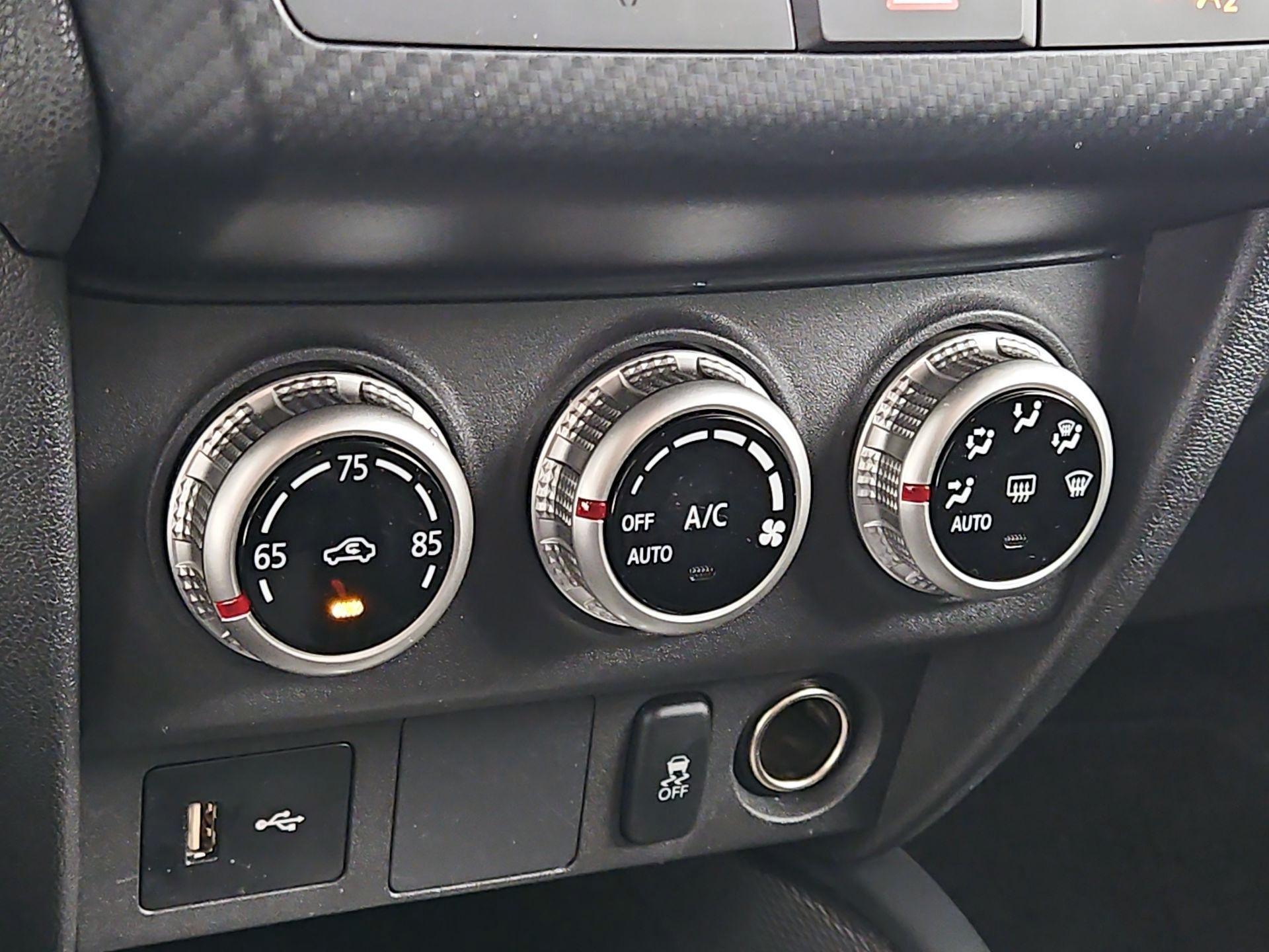Thumbnail: 2023 Mitsubishi Outlander Sport - 16