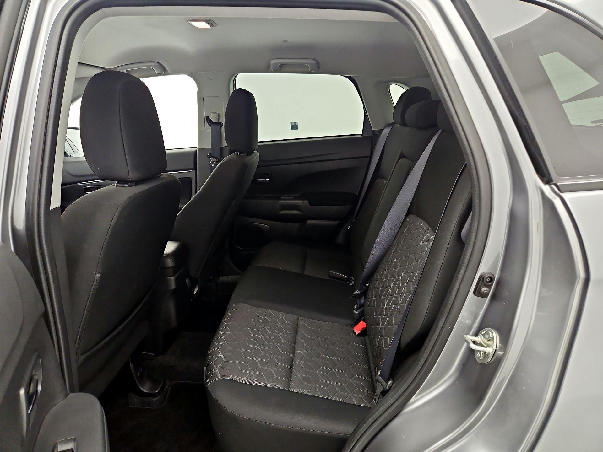 Thumbnail: 2023 Mitsubishi Outlander Sport - 19