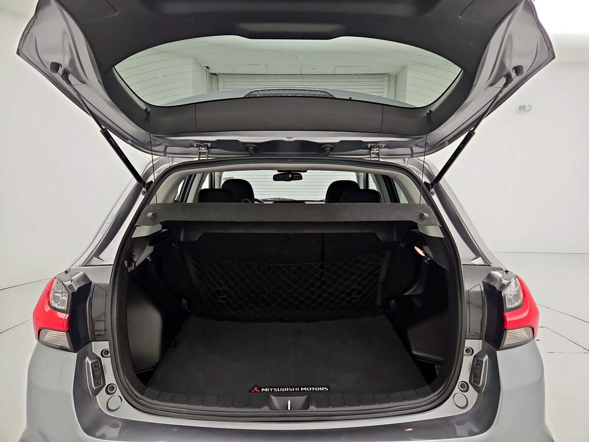 Thumbnail: 2023 Mitsubishi Outlander Sport - 20