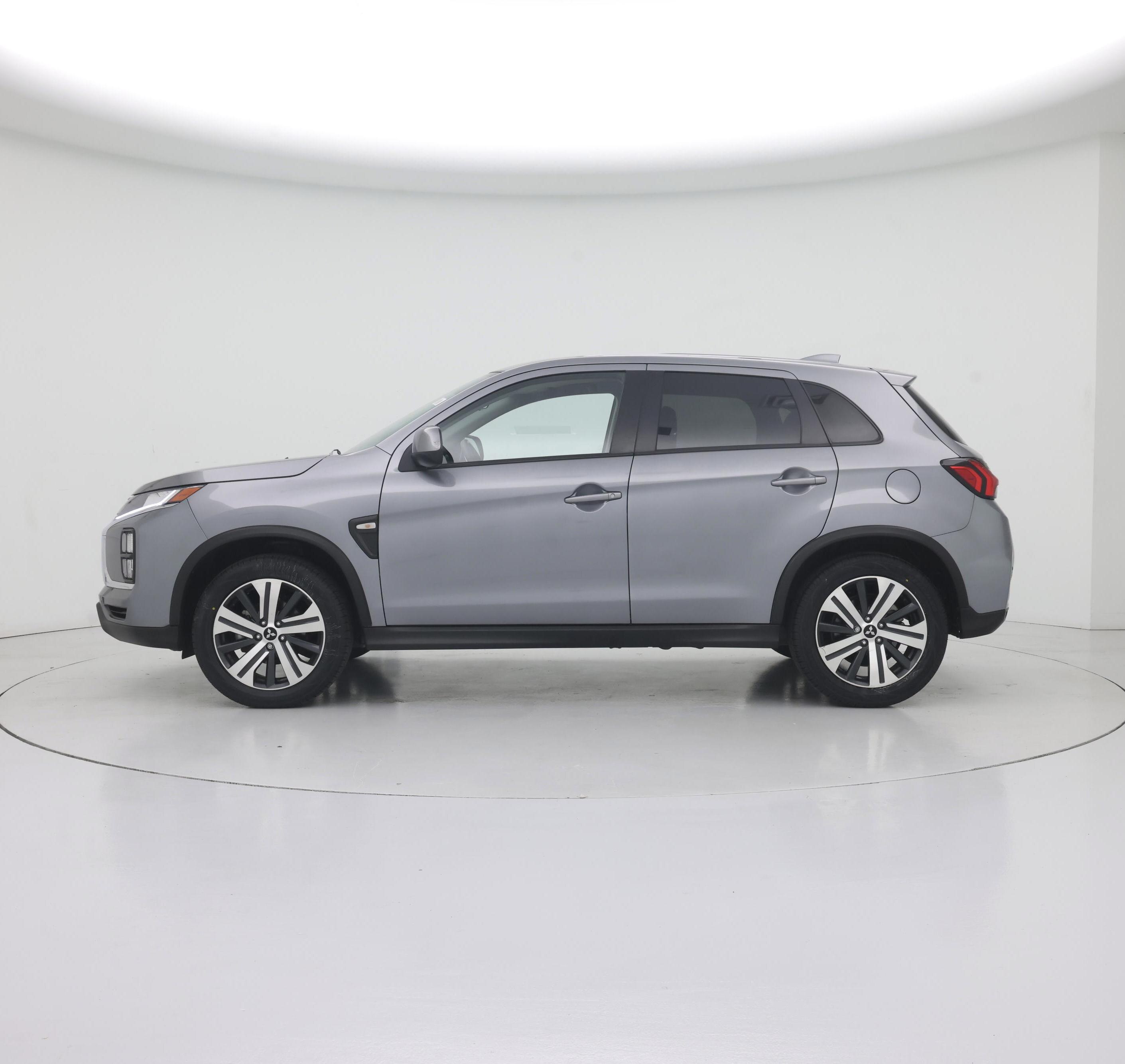 Thumbnail: 2023 Mitsubishi Outlander Sport - 3