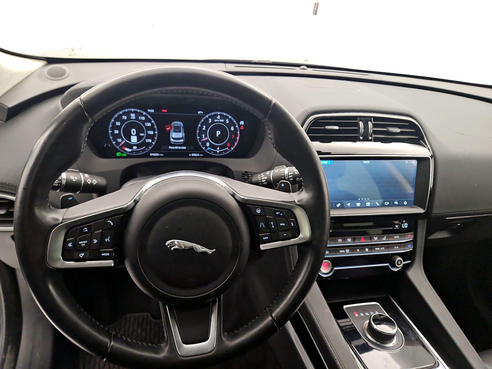 Thumbnail: 2020 Jaguar F-Pace - 10