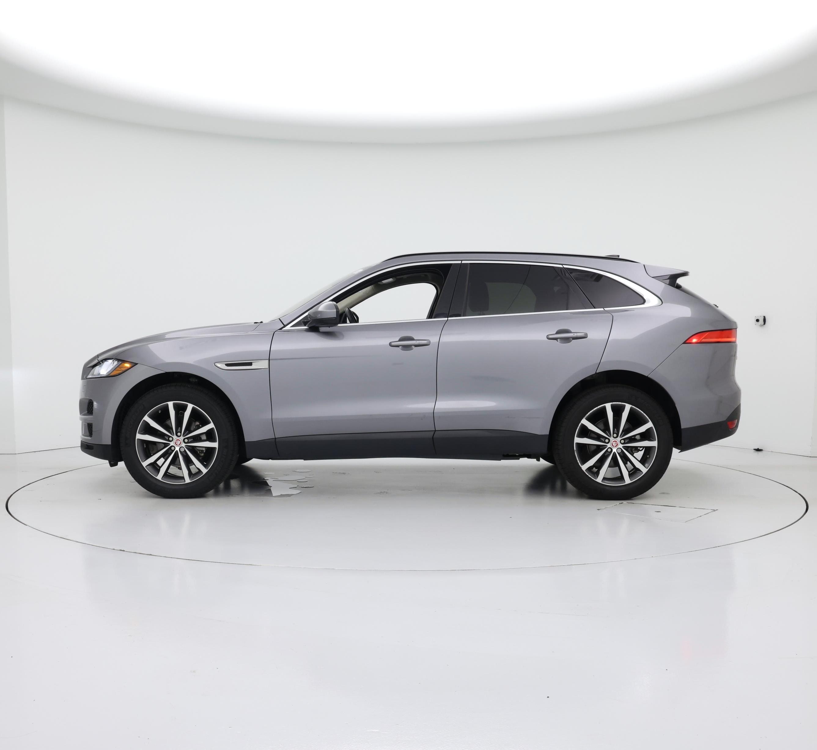 Thumbnail: 2020 Jaguar F-Pace - 3