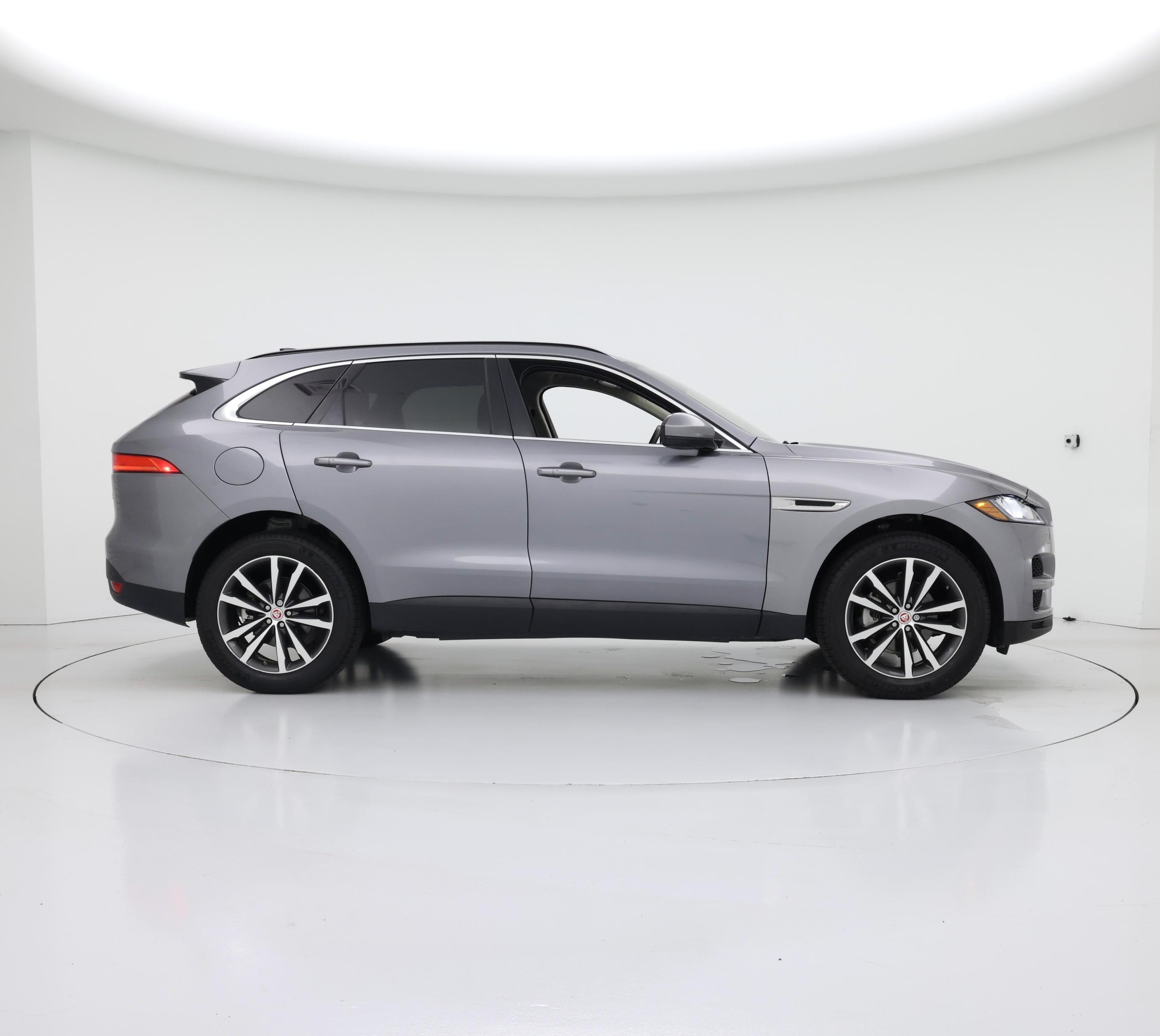 Thumbnail: 2020 Jaguar F-Pace - 7