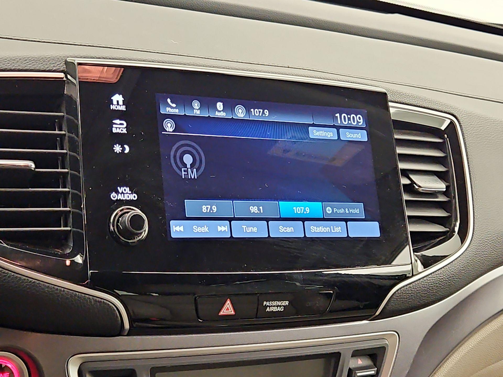 Thumbnail: 2019 Honda Pilot - 15