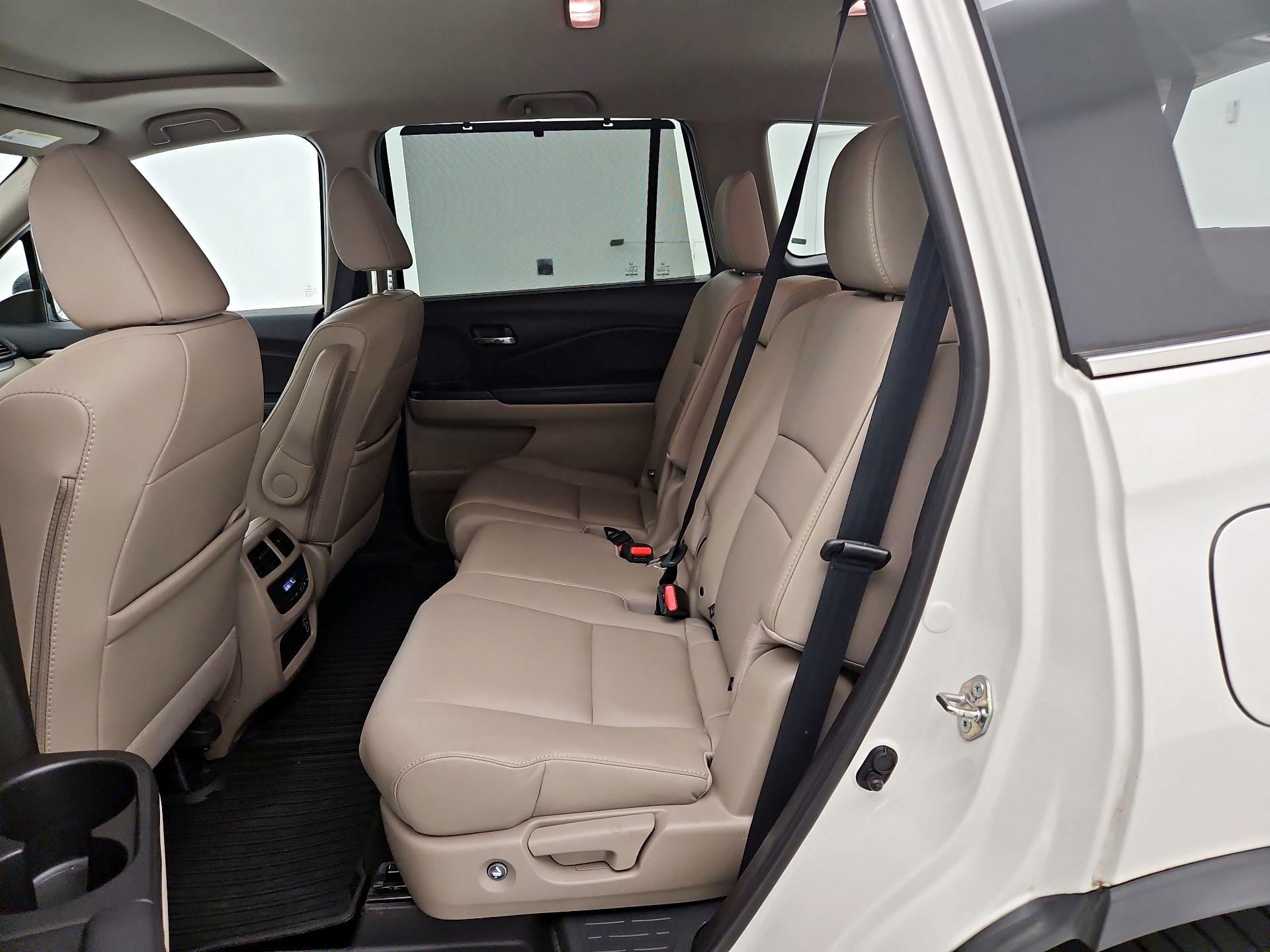 Thumbnail: 2019 Honda Pilot - 20