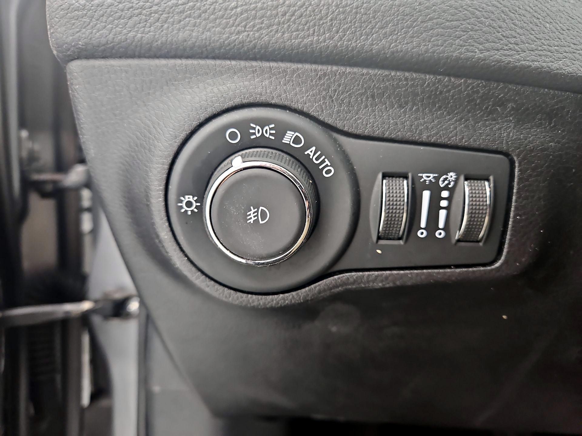 Thumbnail: 2020 Jeep Compass - 13