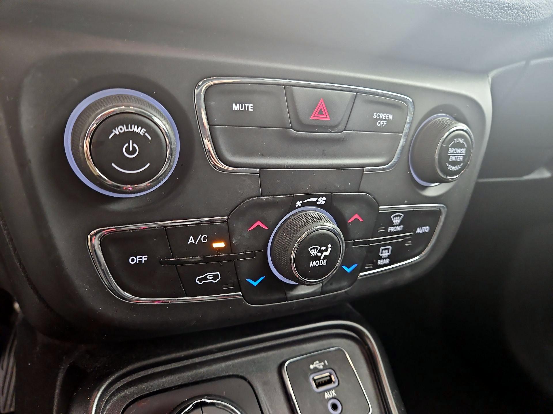 Thumbnail: 2020 Jeep Compass - 16