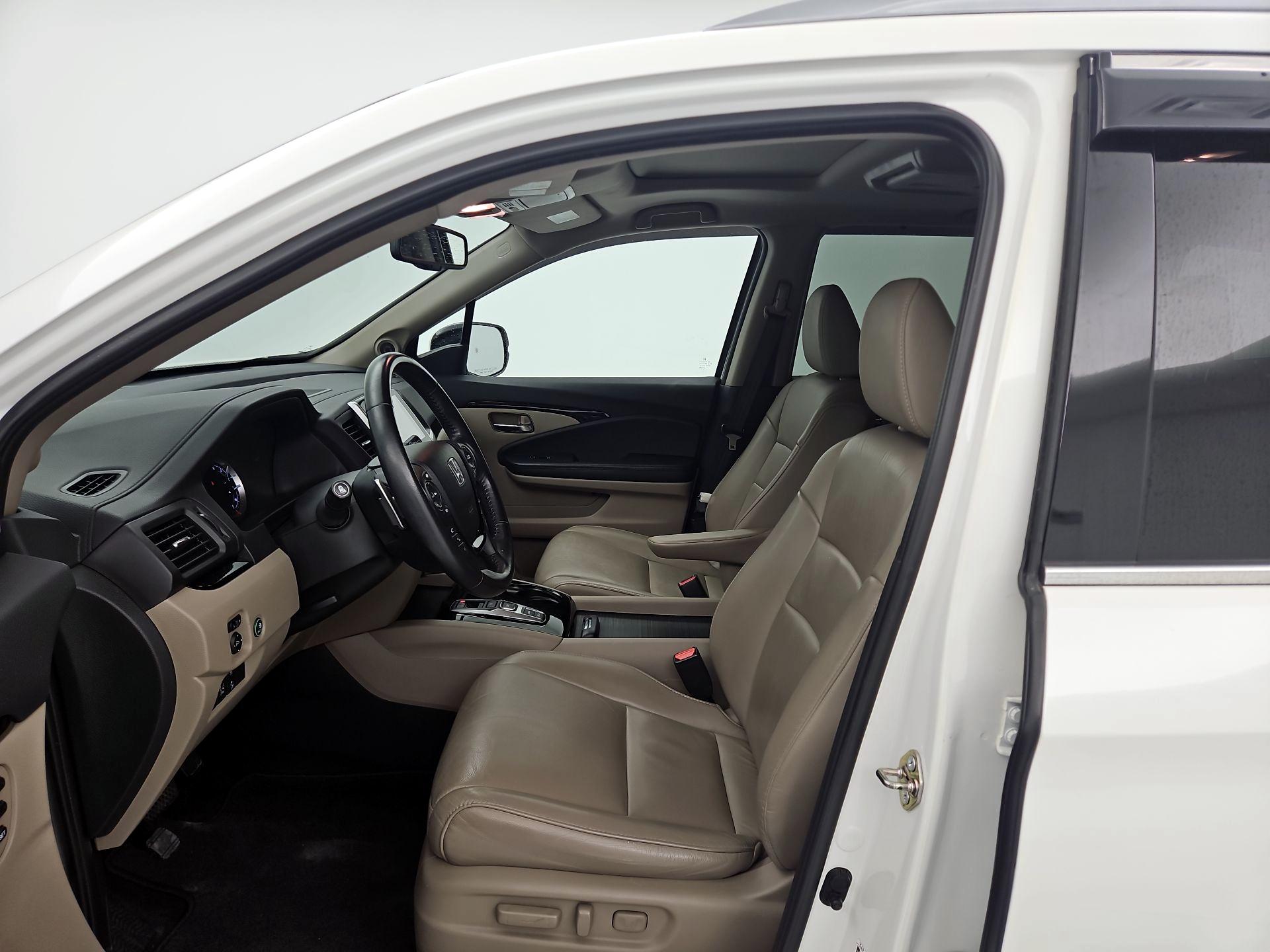 Thumbnail: 2016 Honda Pilot - 11