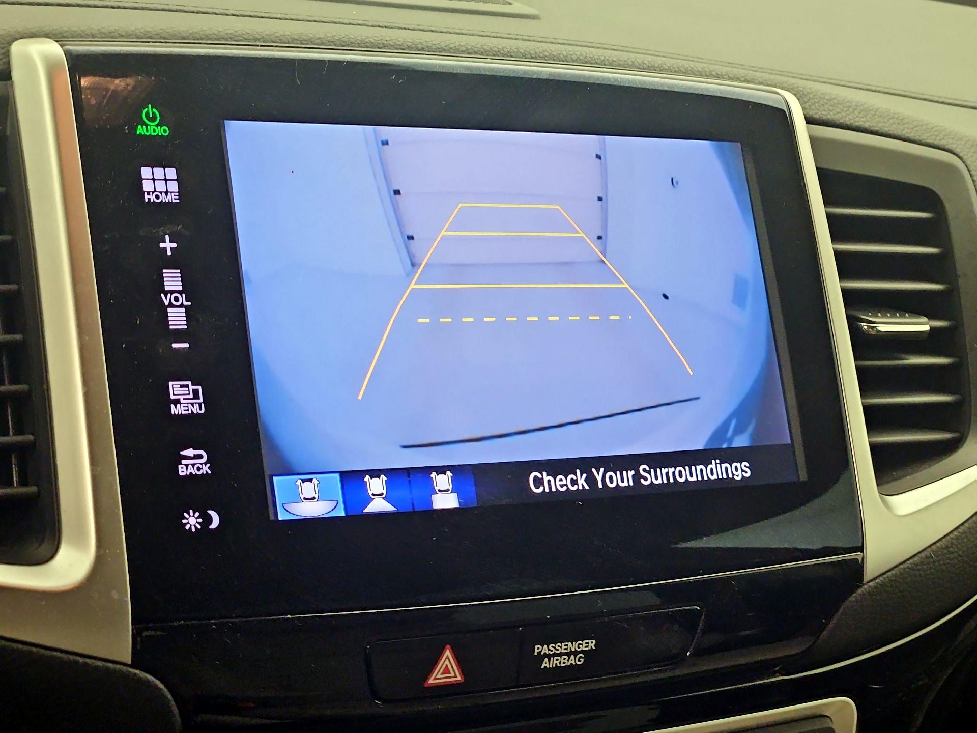 Thumbnail: 2016 Honda Pilot - 14