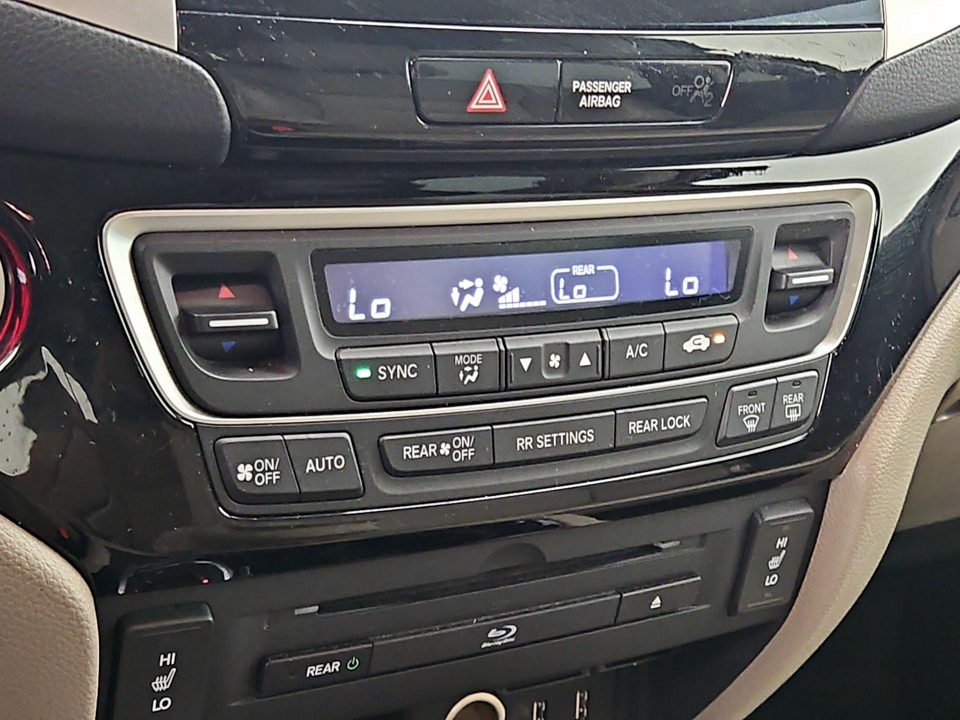 Thumbnail: 2016 Honda Pilot - 16