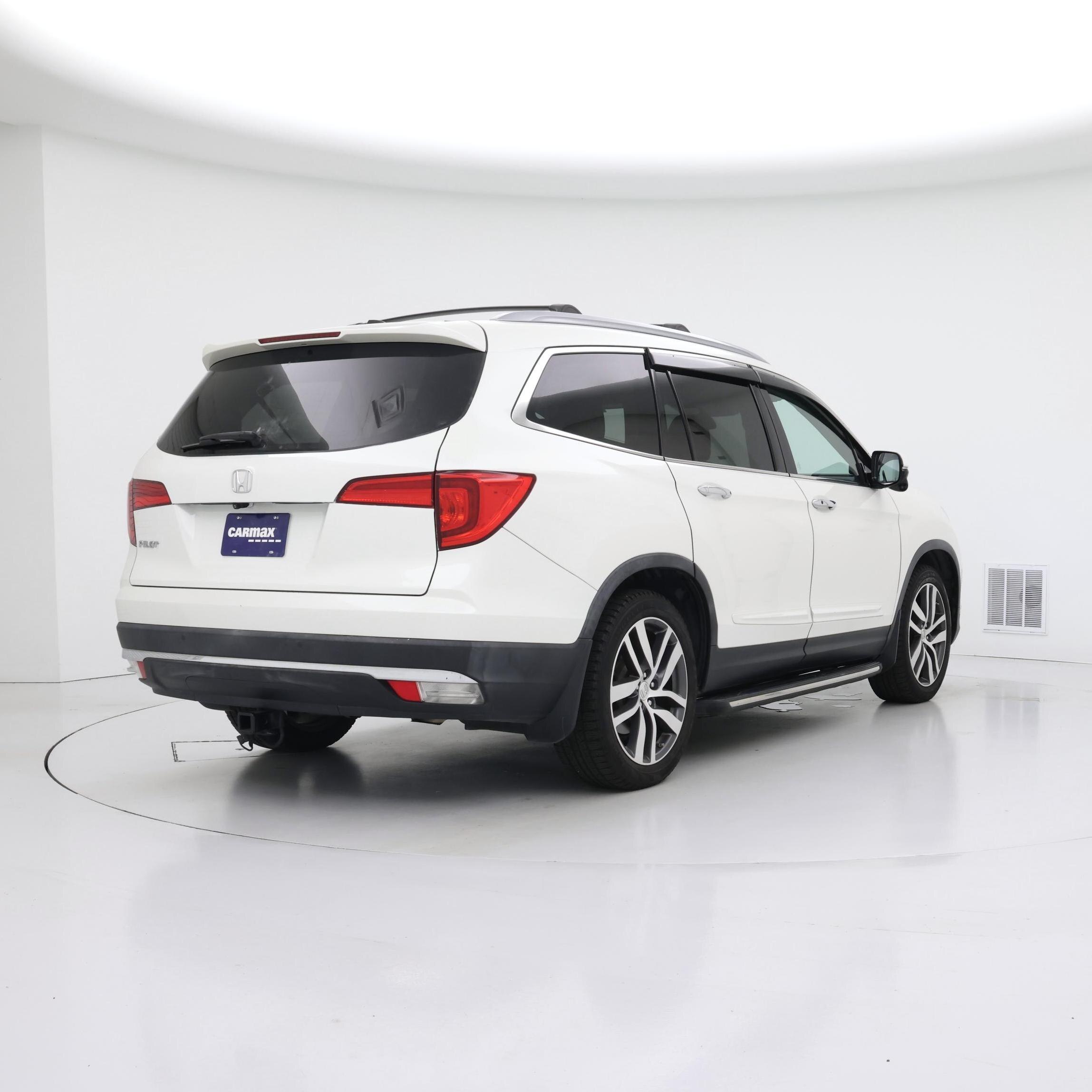 Thumbnail: 2016 Honda Pilot - 8