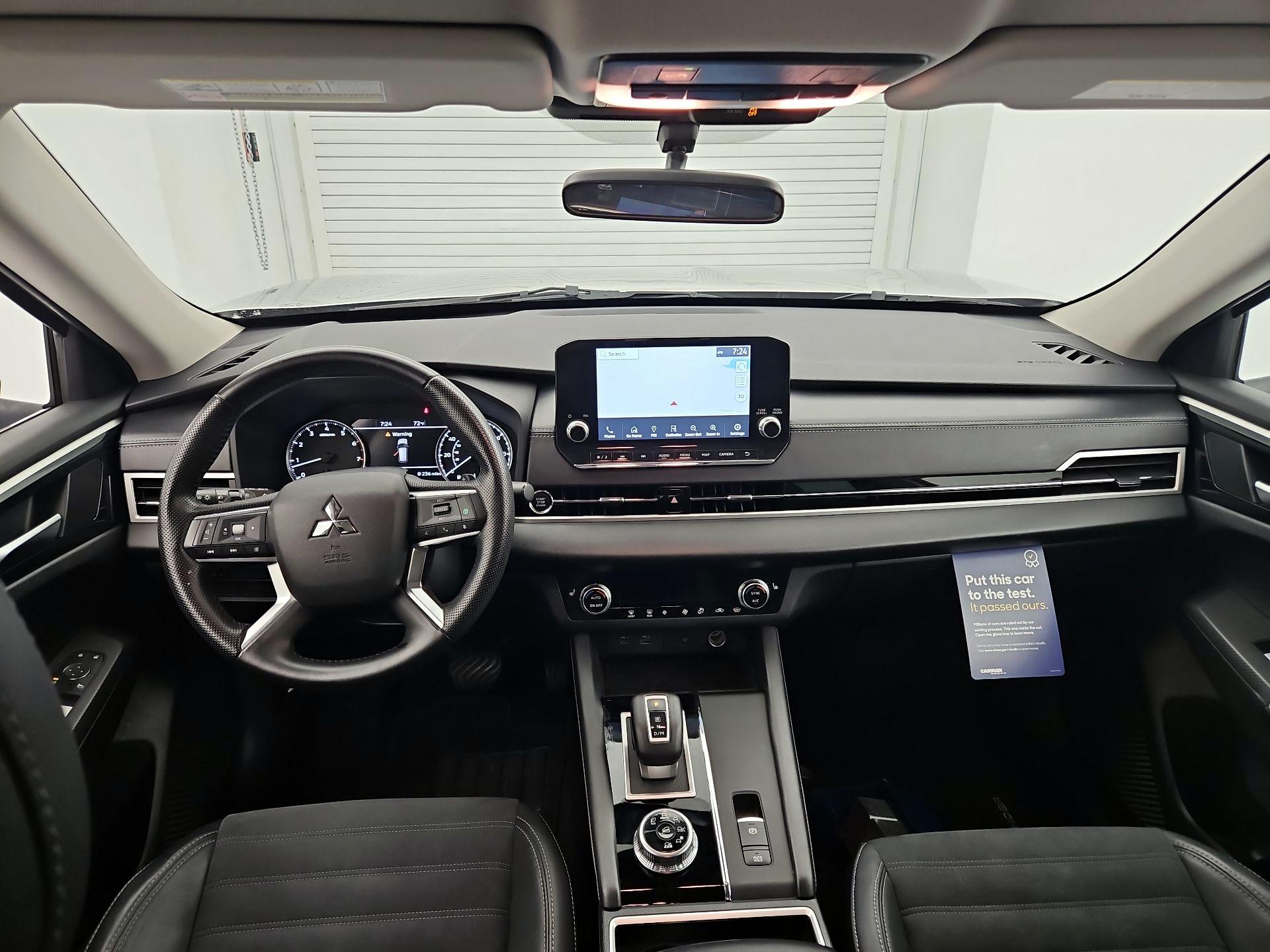 Thumbnail: 2022 Mitsubishi Outlander - 9