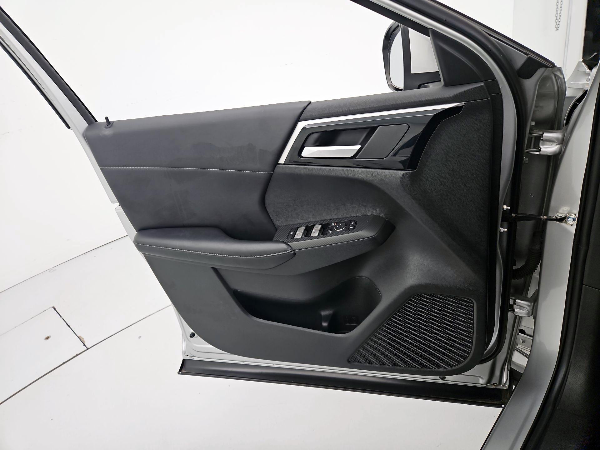 Thumbnail: 2022 Mitsubishi Outlander - 12