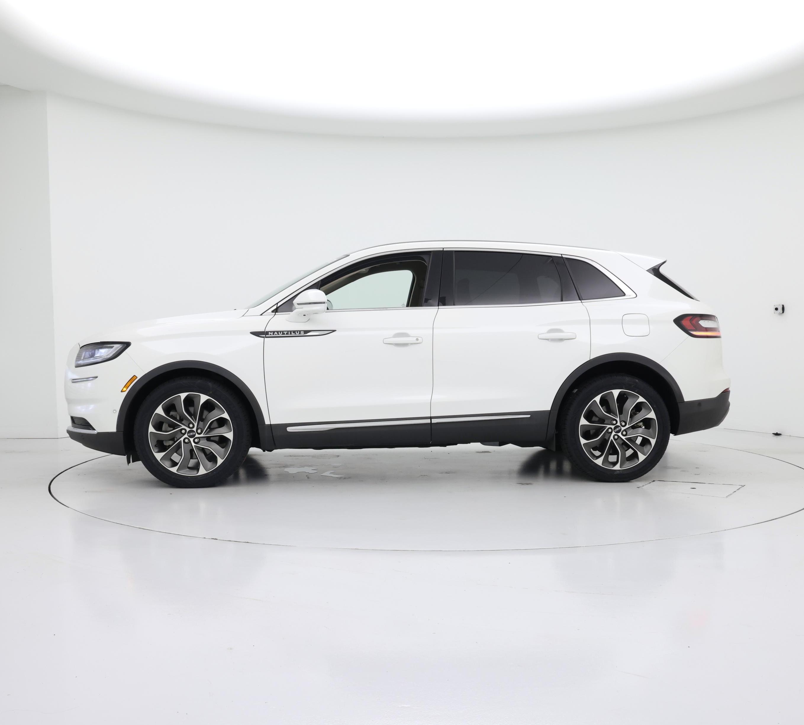 Thumbnail: 2022 Lincoln Nautilus - 3