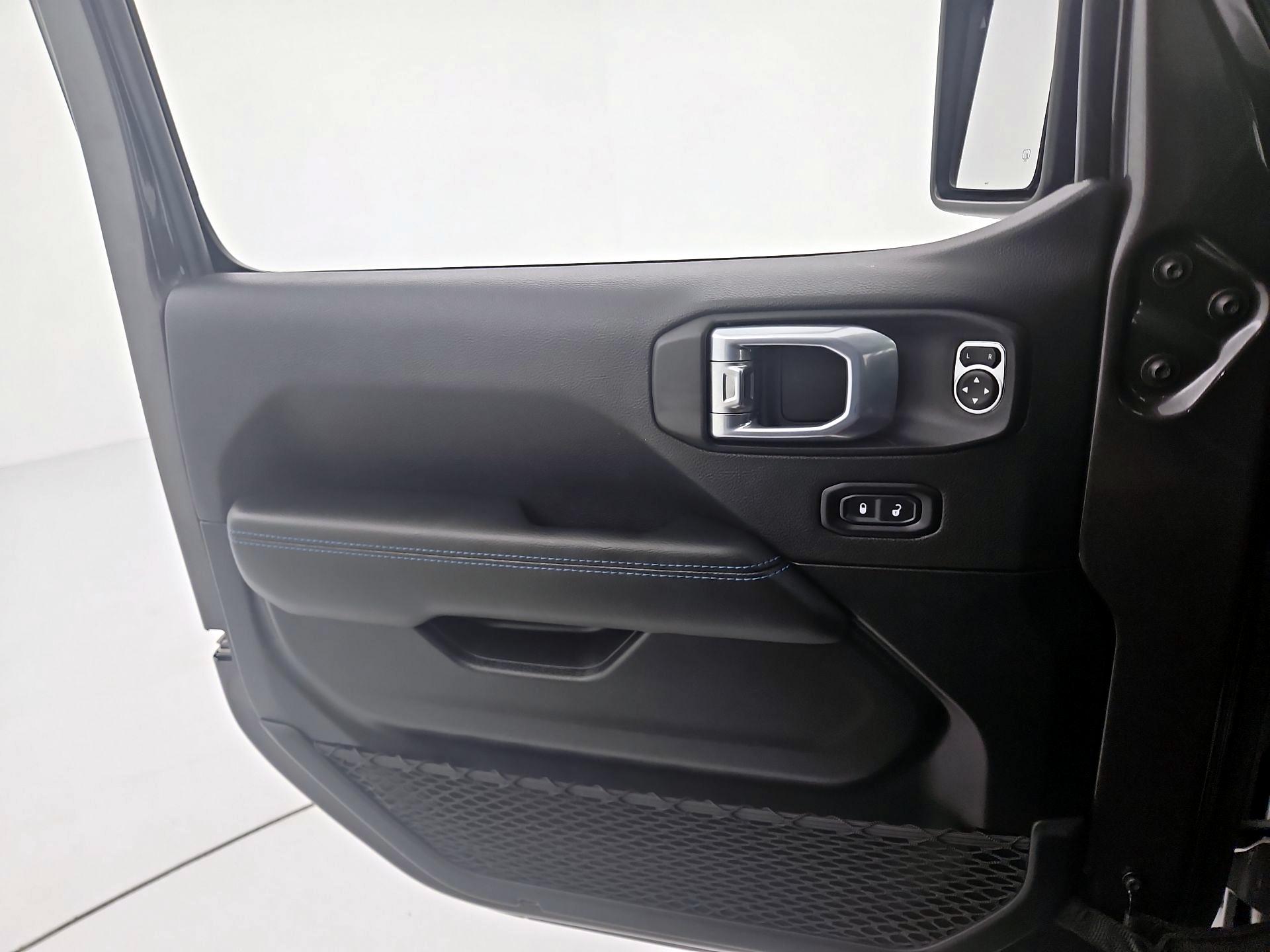 Thumbnail: 2021 Jeep Wrangler - 12