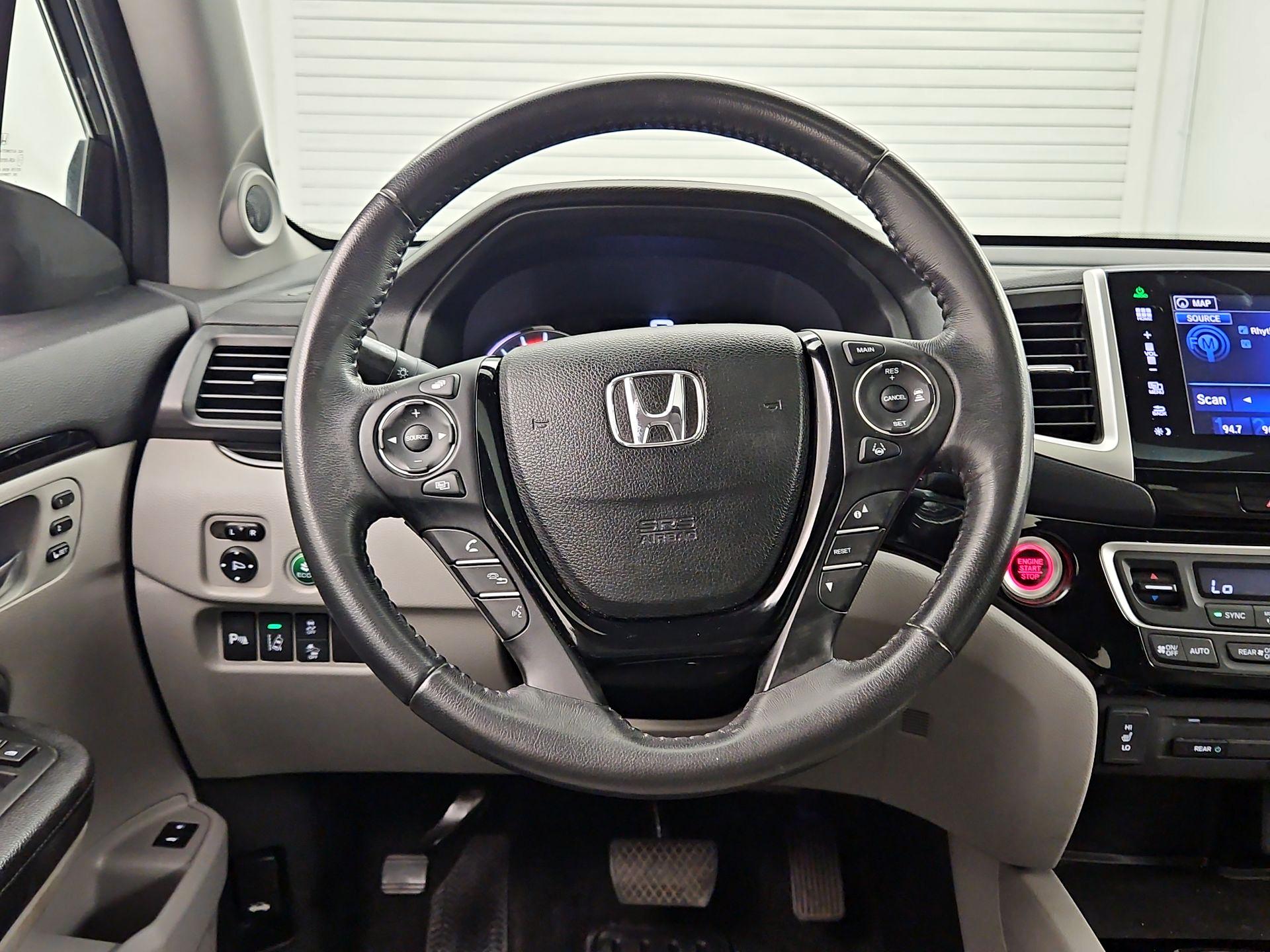 Thumbnail: 2016 Honda Pilot - 10
