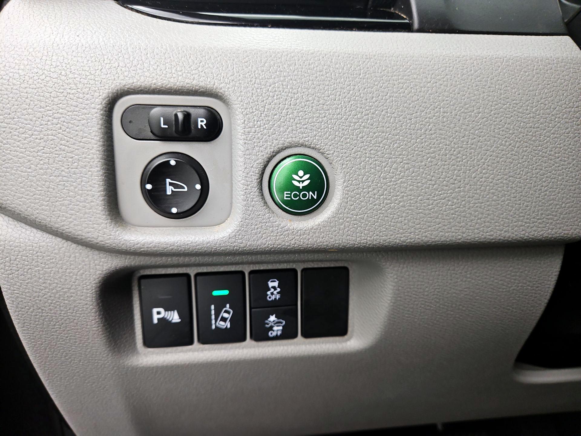 Thumbnail: 2016 Honda Pilot - 13