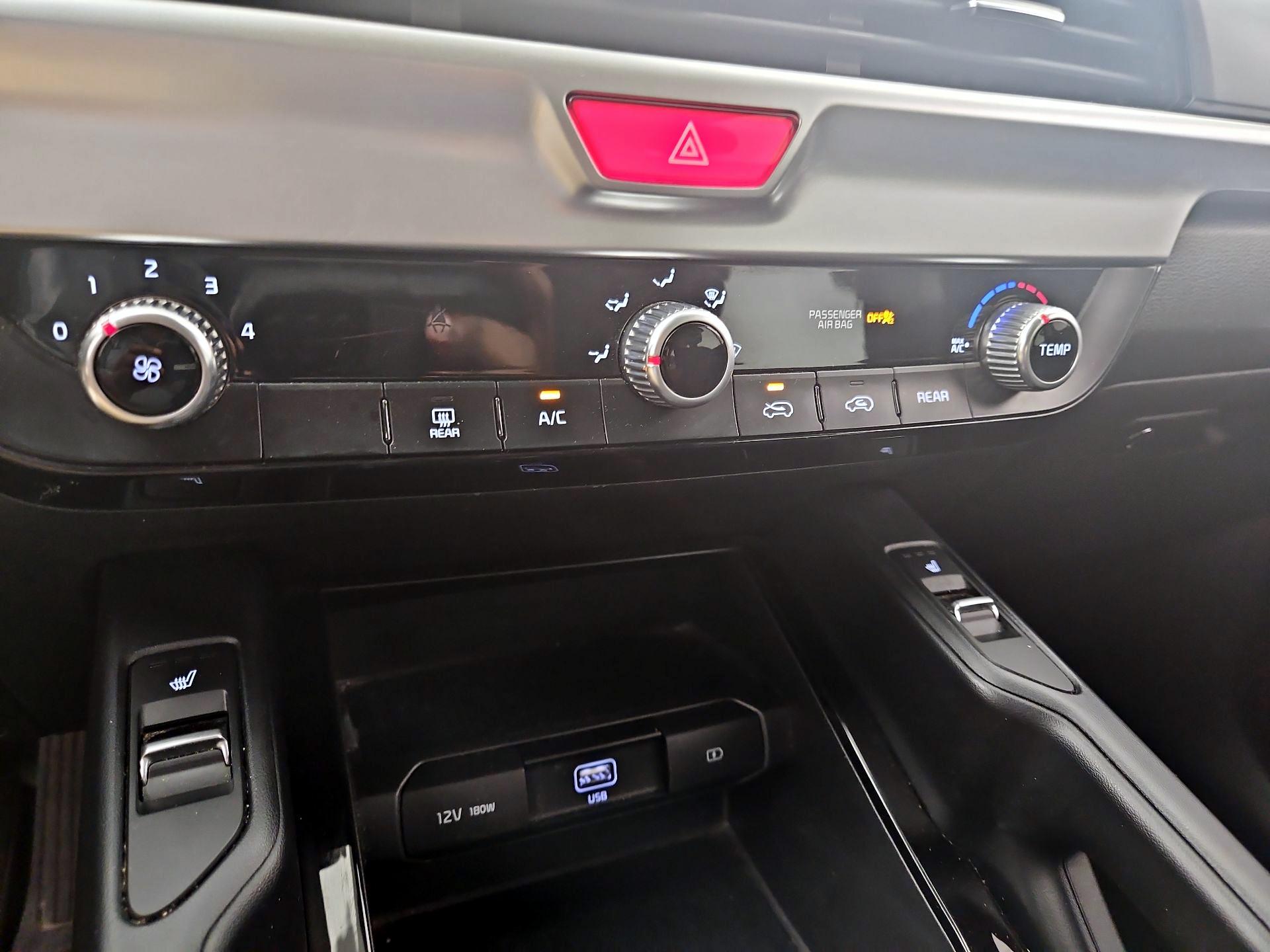 Thumbnail: 2021 Kia Telluride - 16
