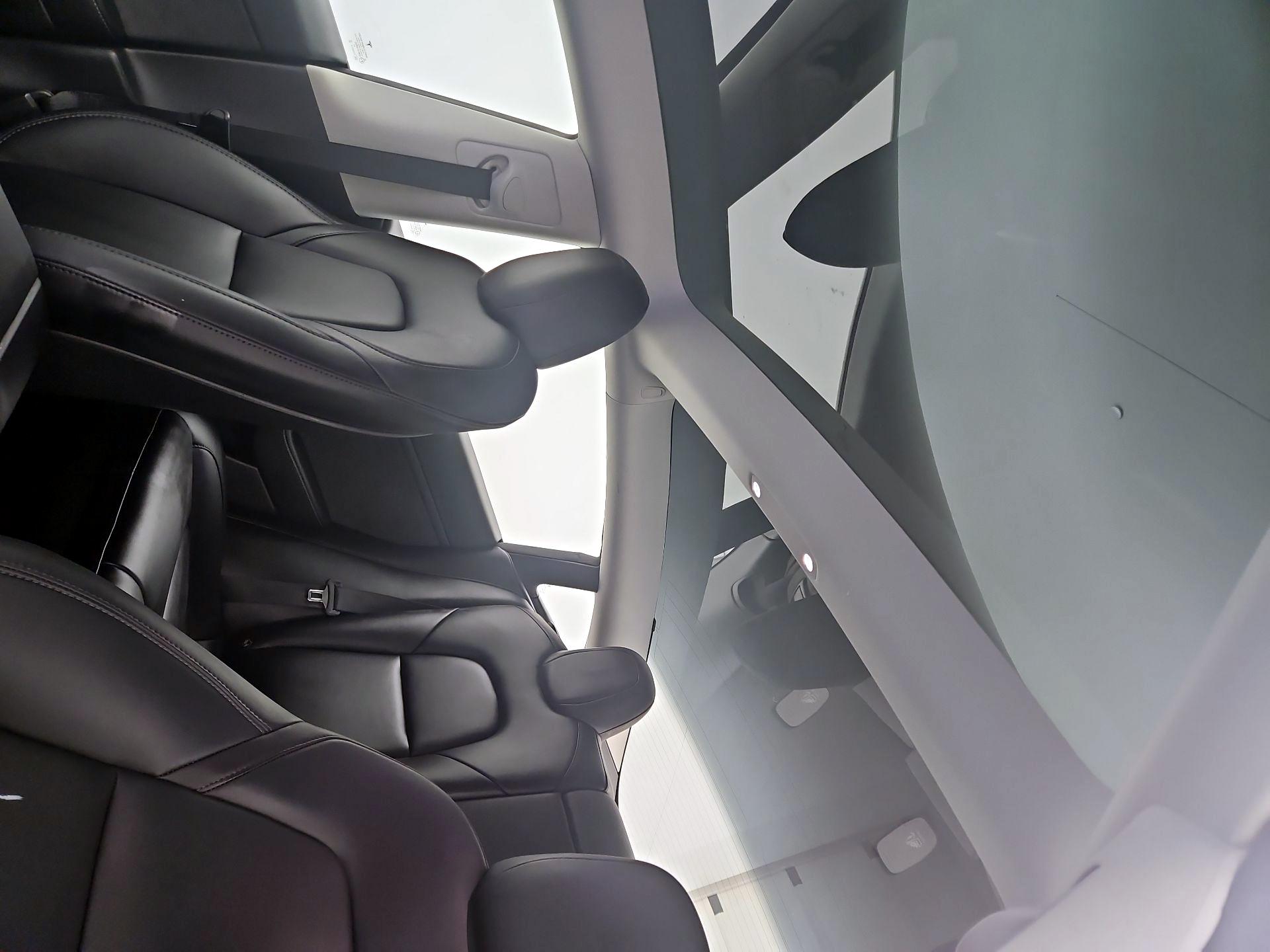 Thumbnail: 2023 Tesla Model 3 - 17