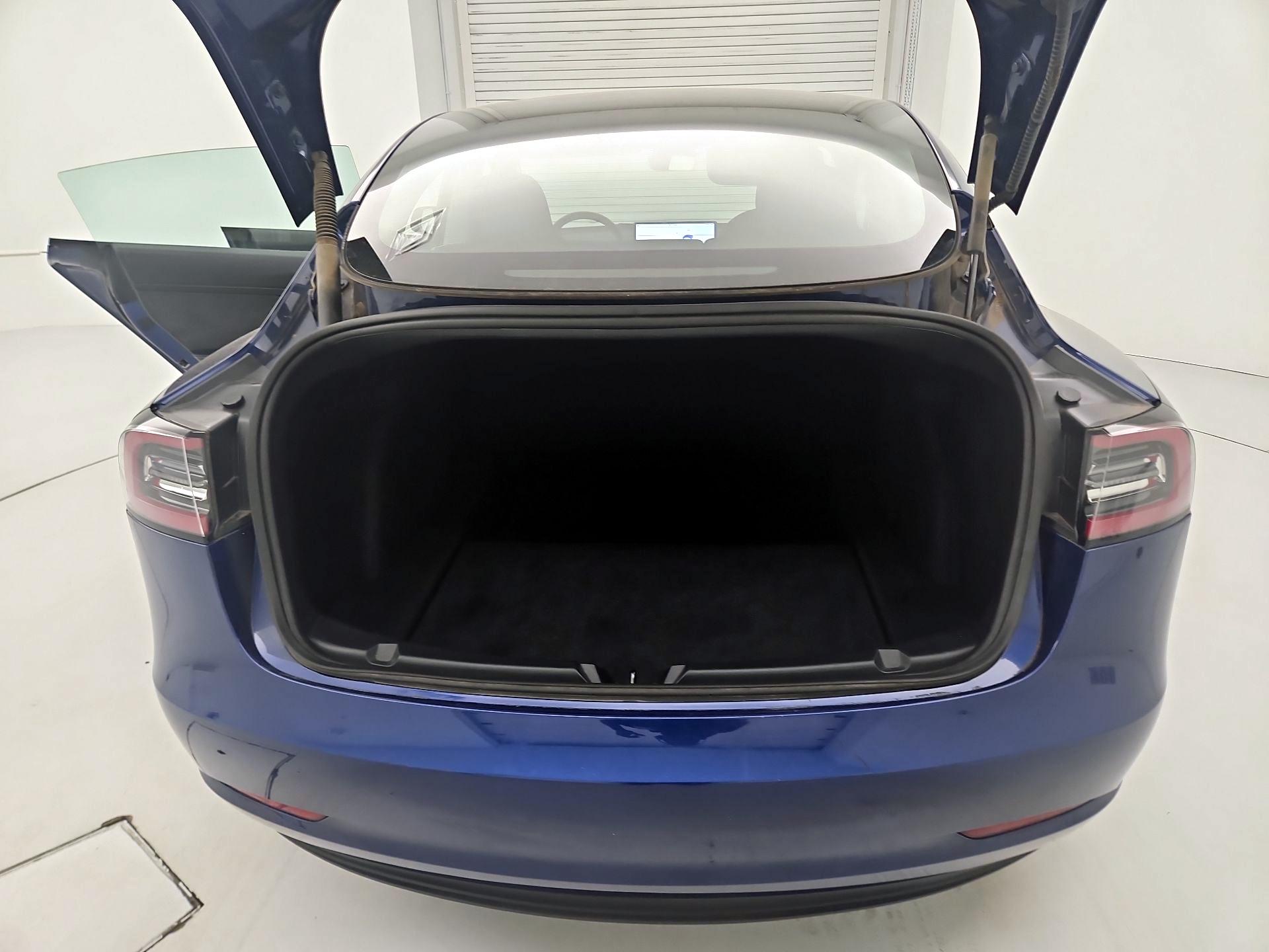 Thumbnail: 2023 Tesla Model 3 - 19
