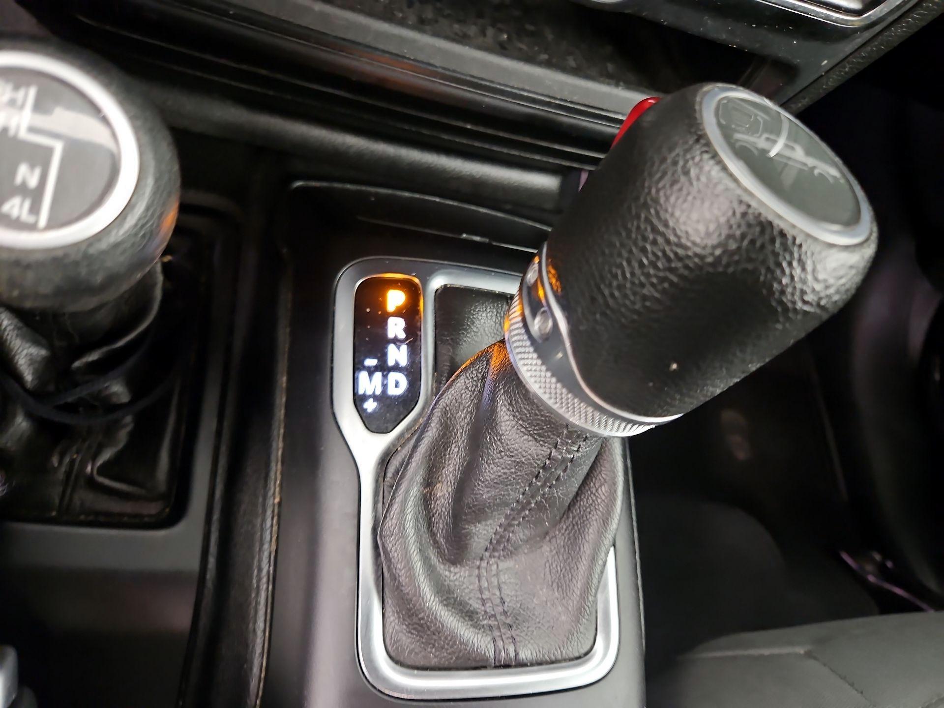 Thumbnail: 2020 Jeep Gladiator - 17