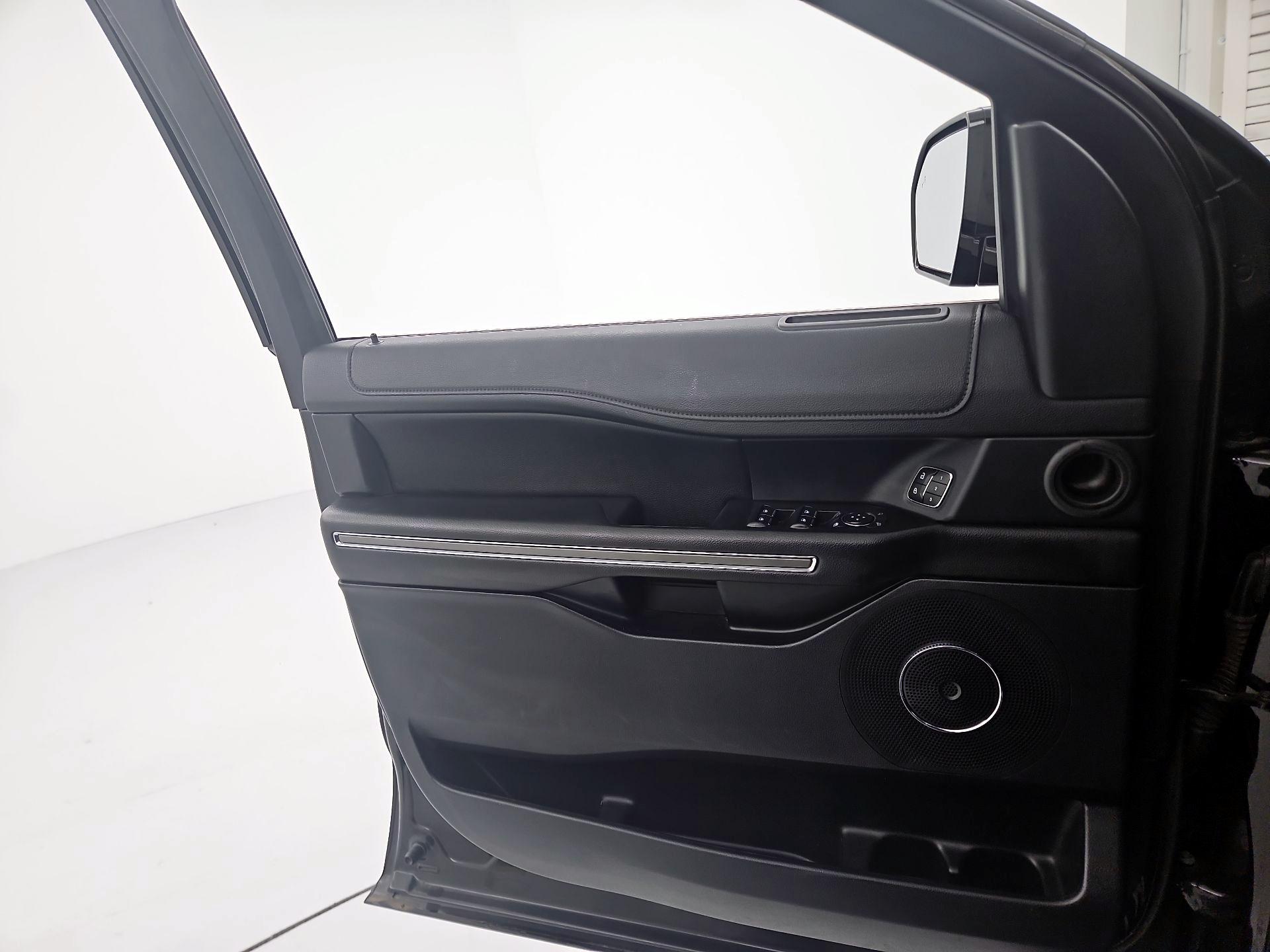 Thumbnail: 2020 Ford Expedition - 12