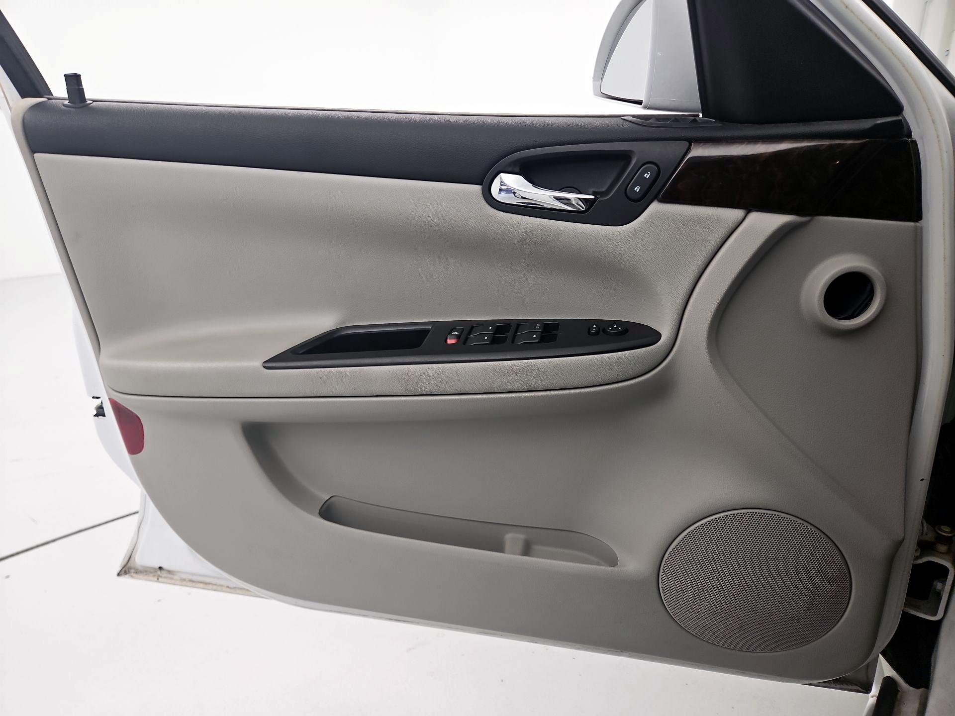Thumbnail: 2015 Chevrolet Impala - 12