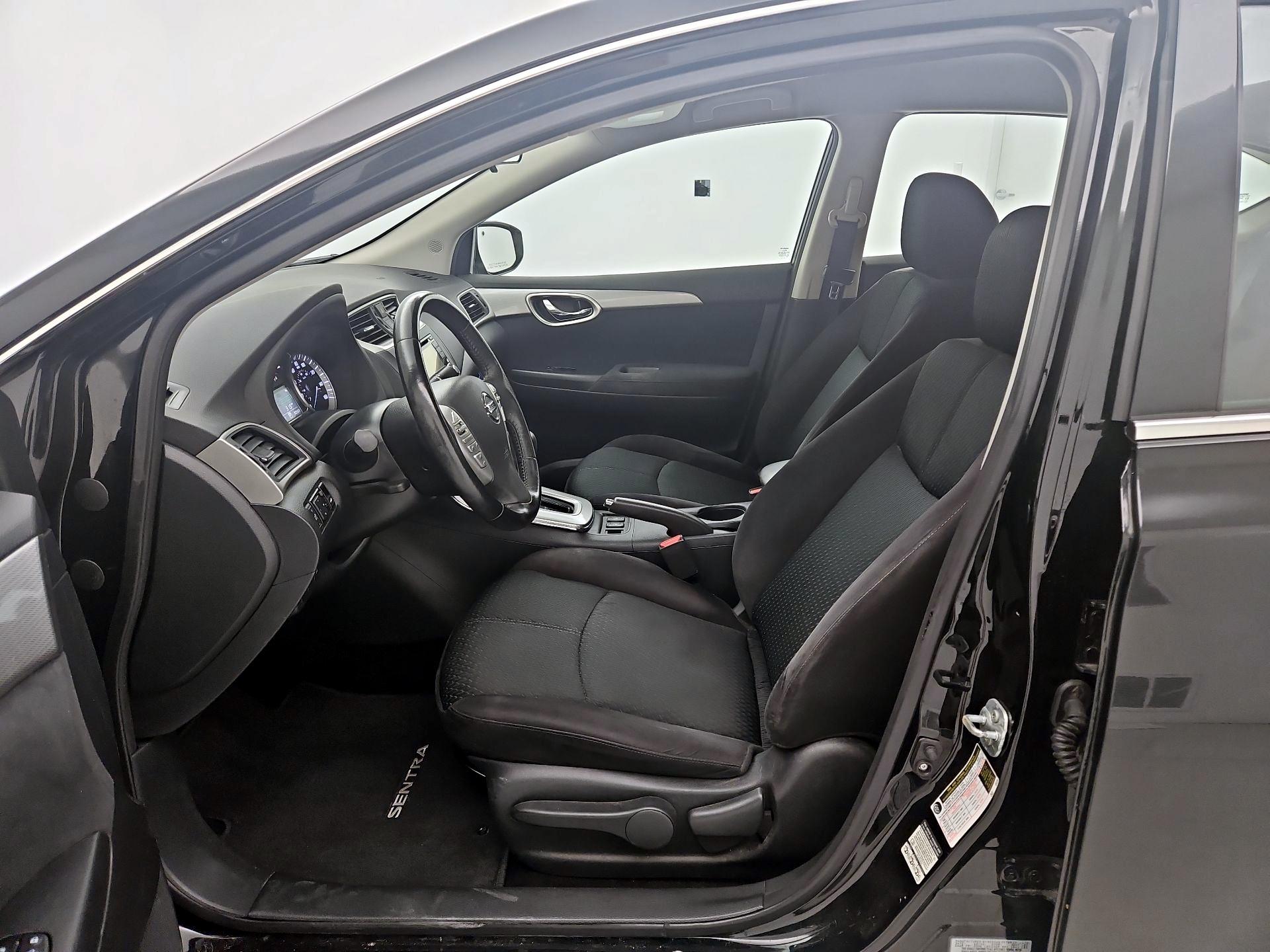Thumbnail: 2015 Nissan Sentra - 11