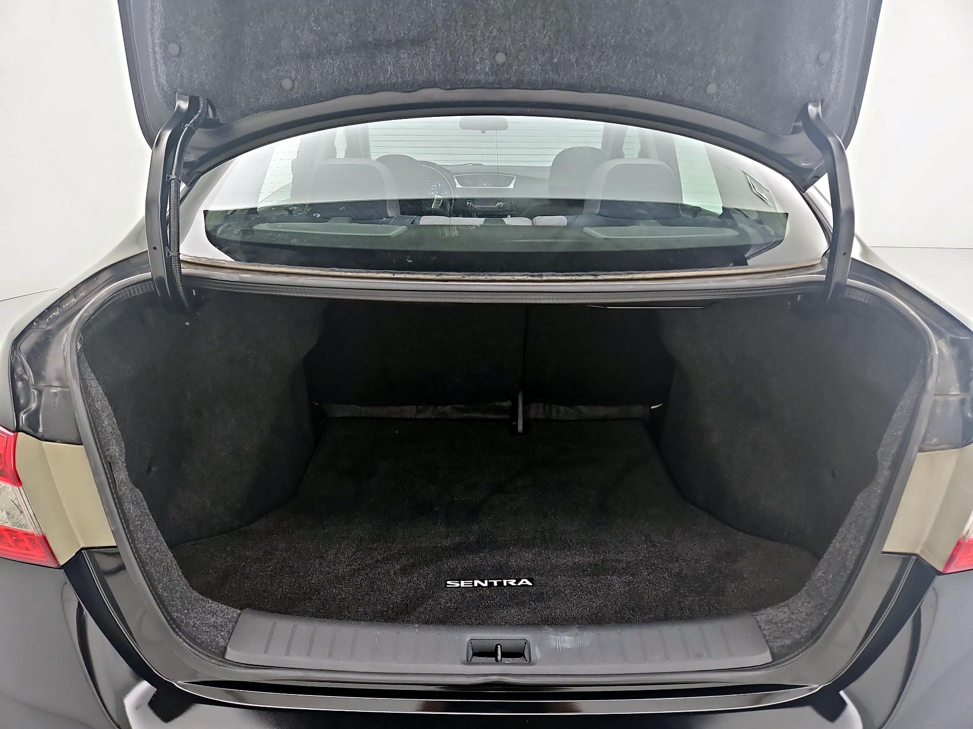 Thumbnail: 2015 Nissan Sentra - 20