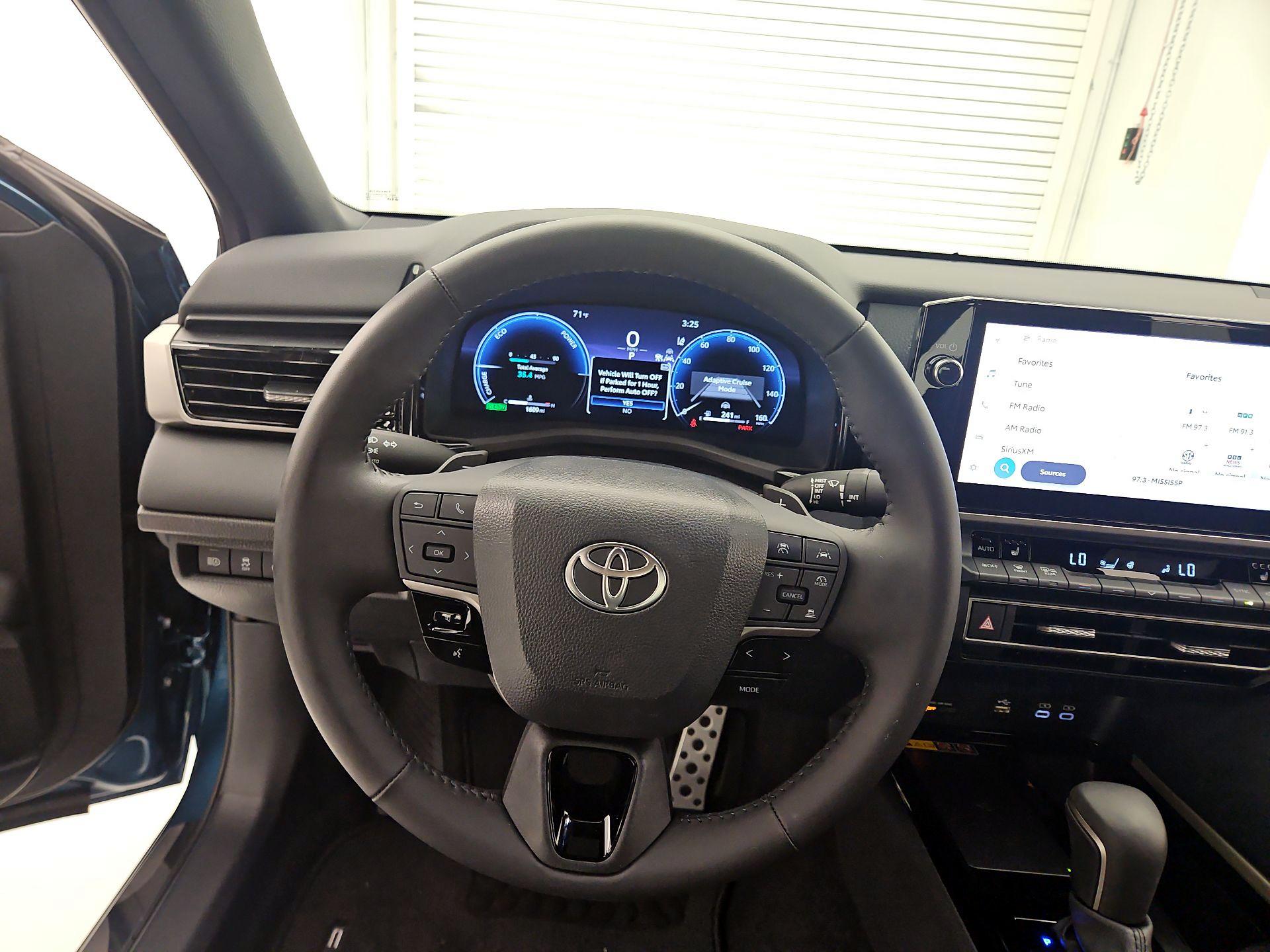 Thumbnail: 2025 Toyota Camry - 10