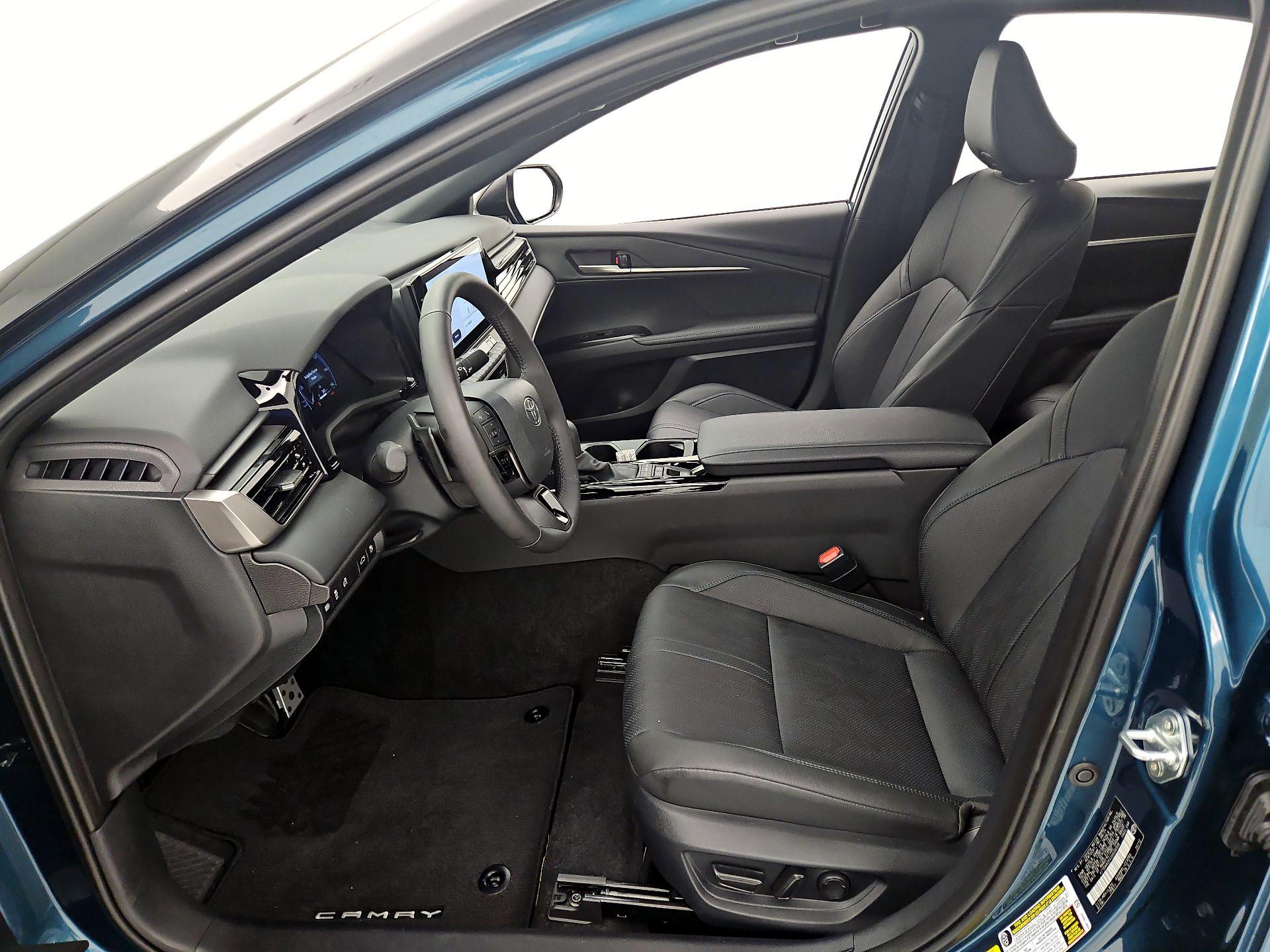 Thumbnail: 2025 Toyota Camry - 11